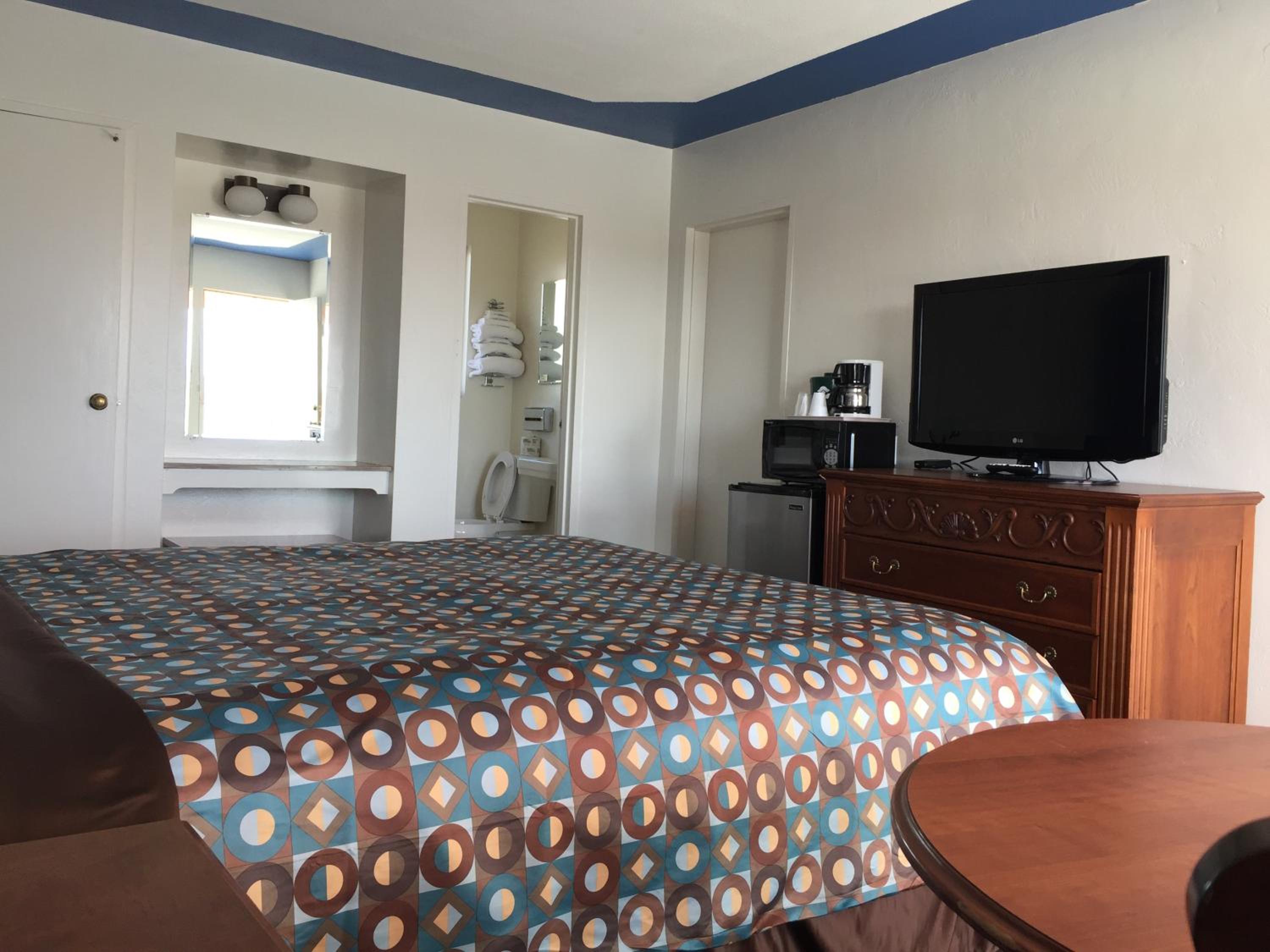 Kingman Vacations - Ramblin Rose Motel - Property Image 4