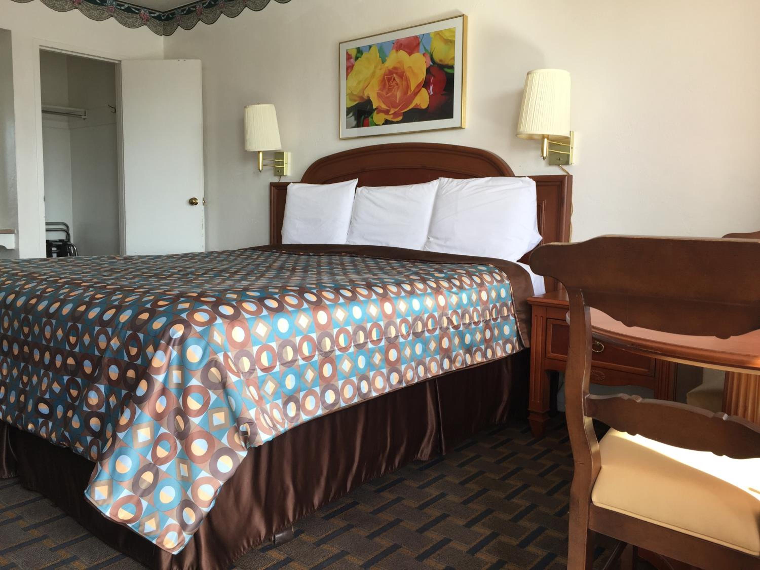Kingman Vacations - Ramblin Rose Motel - Property Image 18