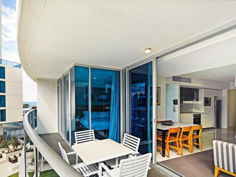 Number 1 H Residences - WiFi, Parking & More by Gold Coast Holidays