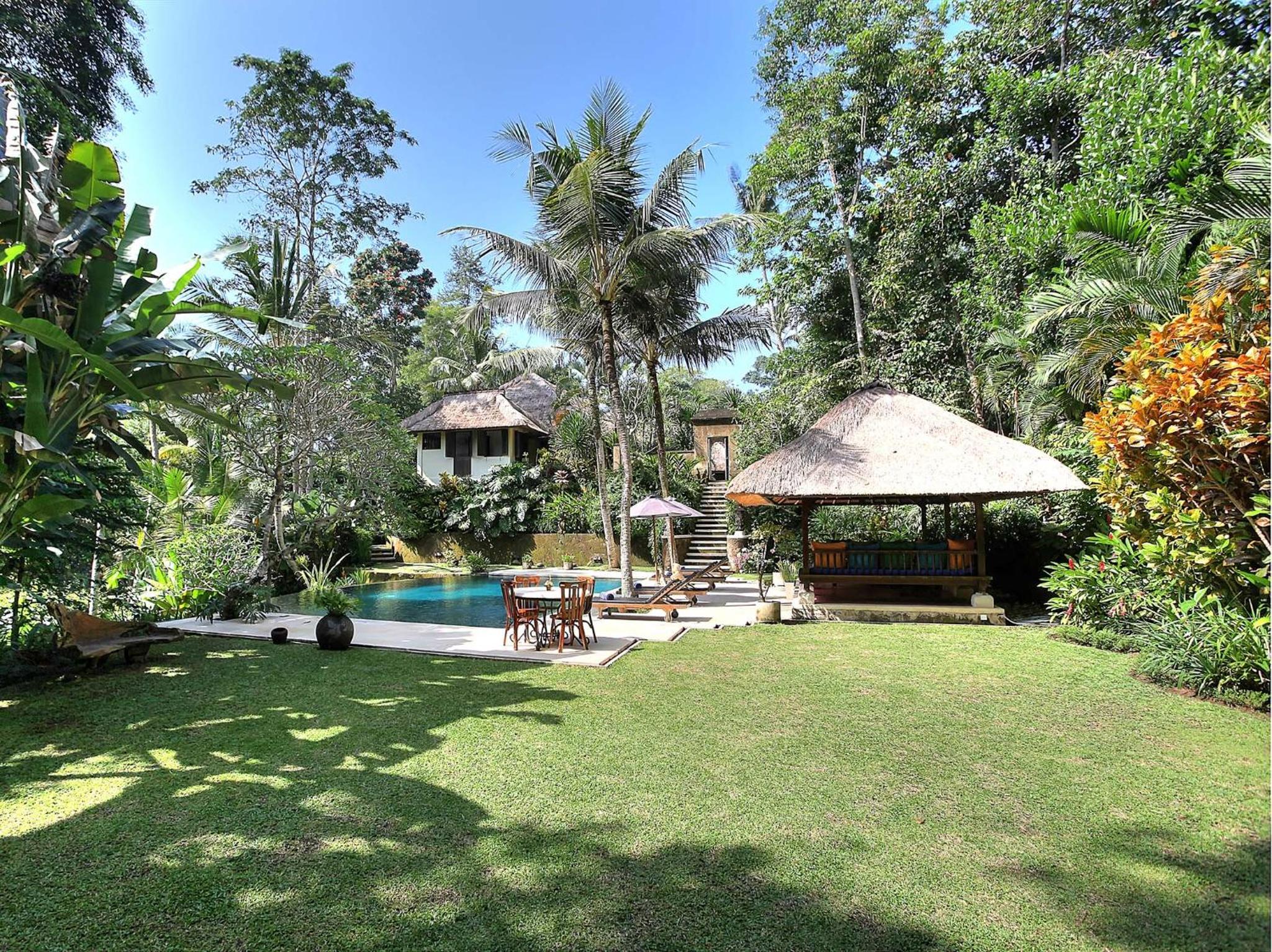 Villa Alamanda view 3