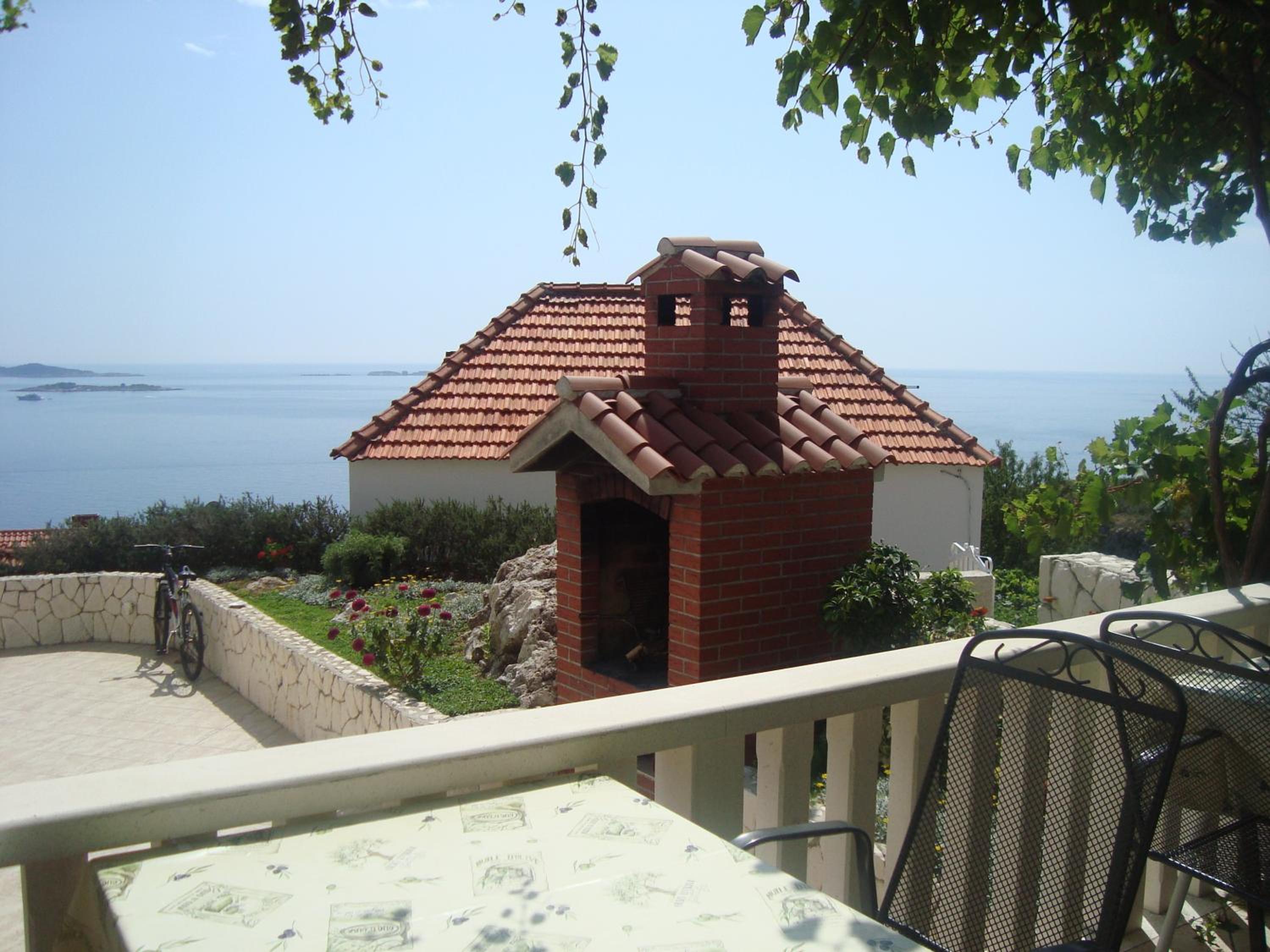 Photo 6