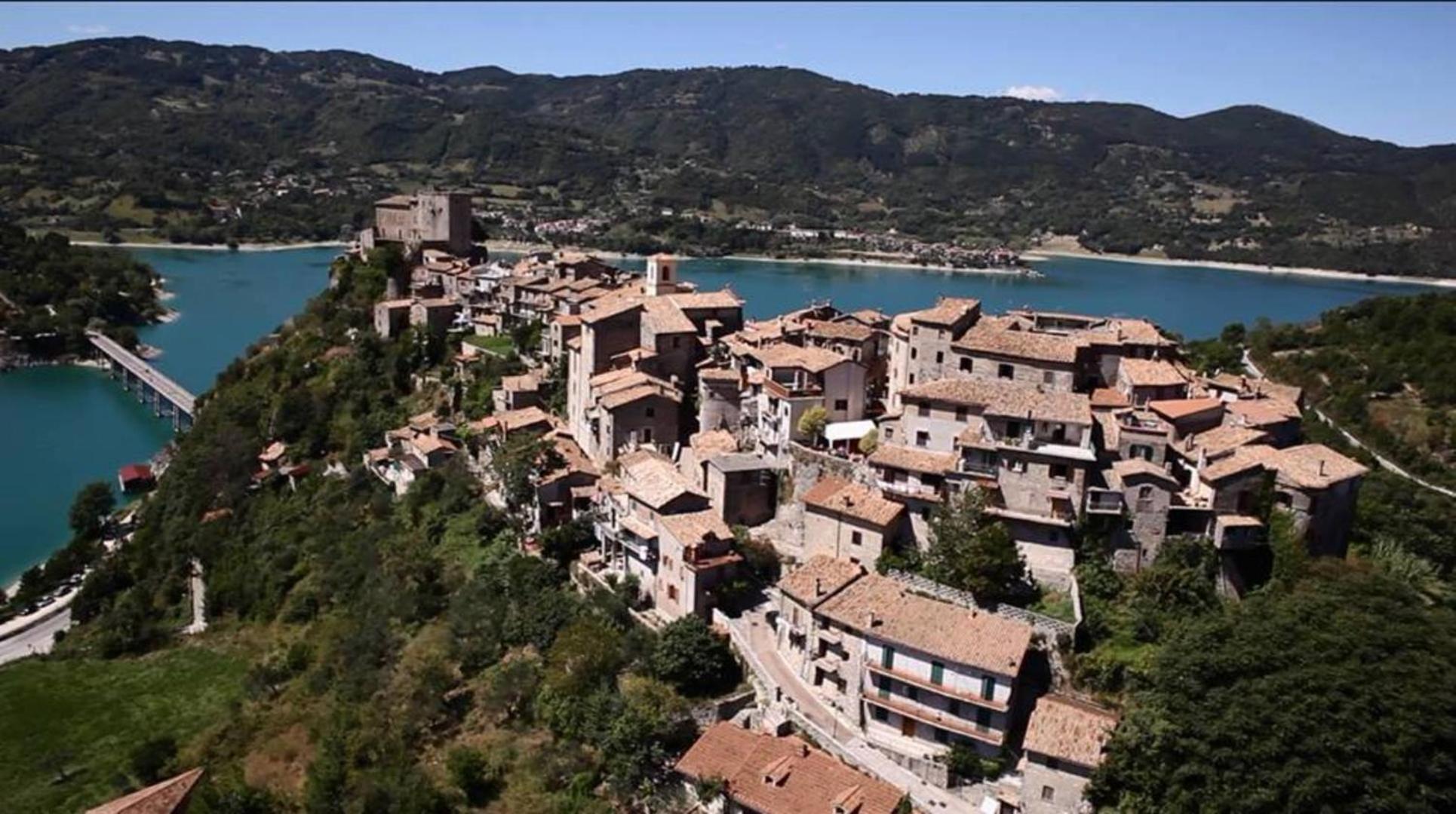 Casa con terrazzo vista Lago - LAKEHOLIDAY IT