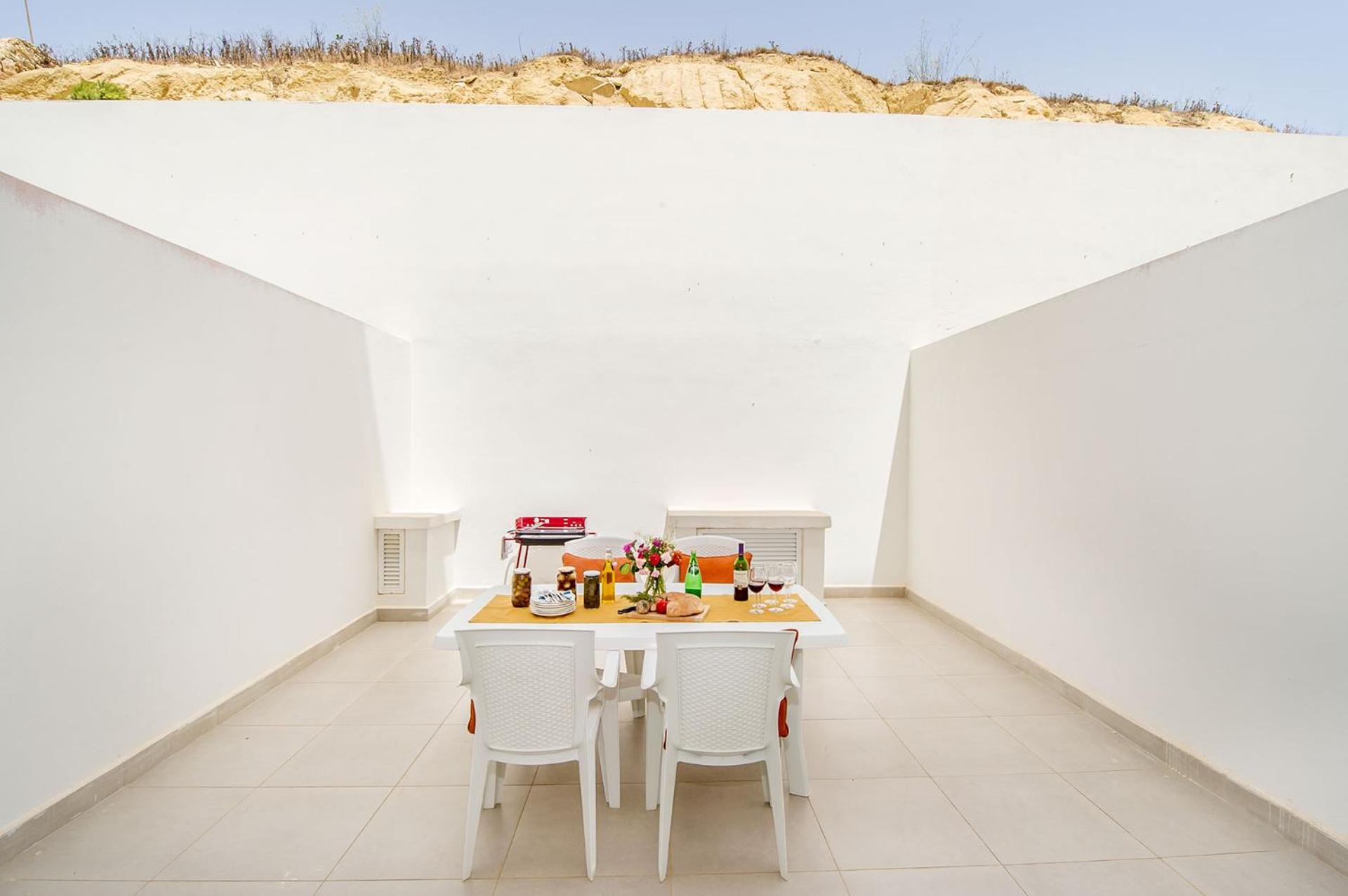 Hillock Residence Apartments