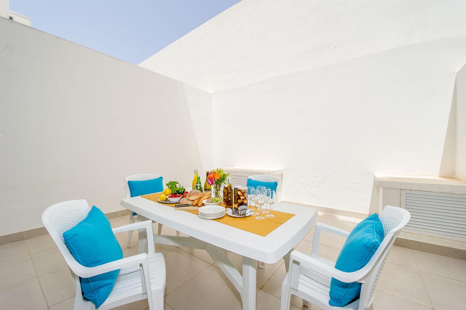Hillock Residence Apartments