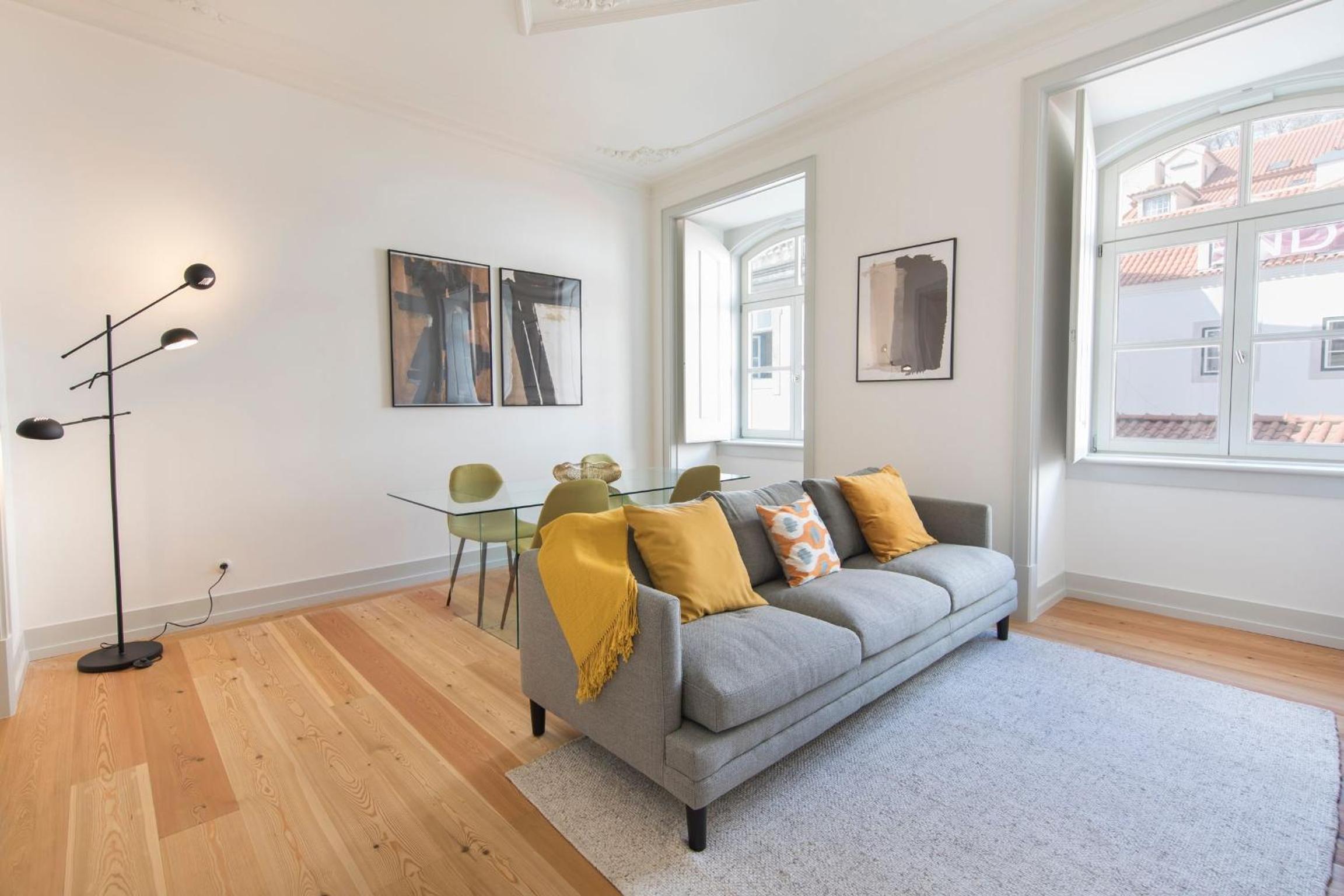 Fancy Downtown Lisbon Apartment by LovelyStay view 2