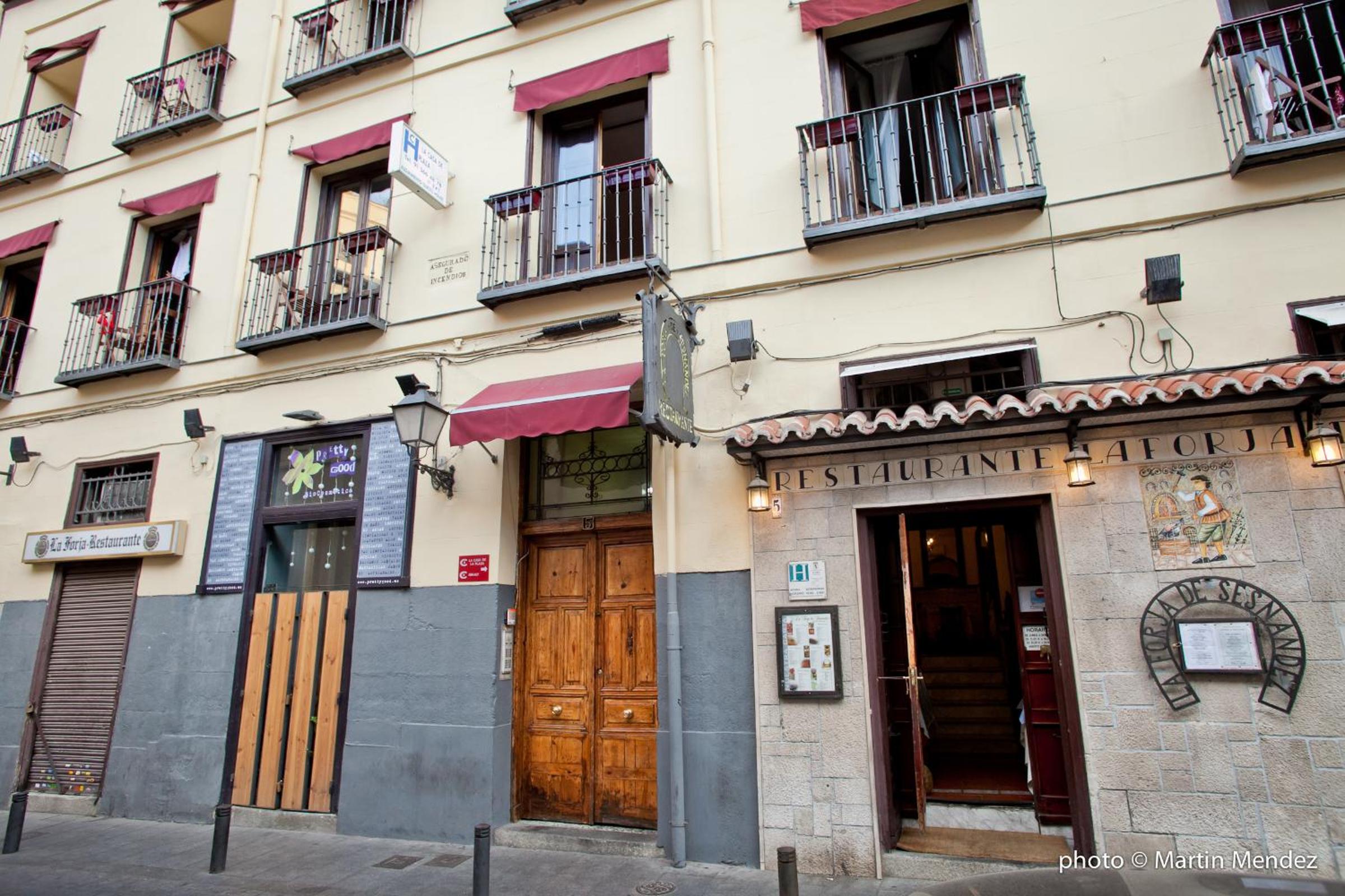 Hostal La Casa de La Plaza - Image 3