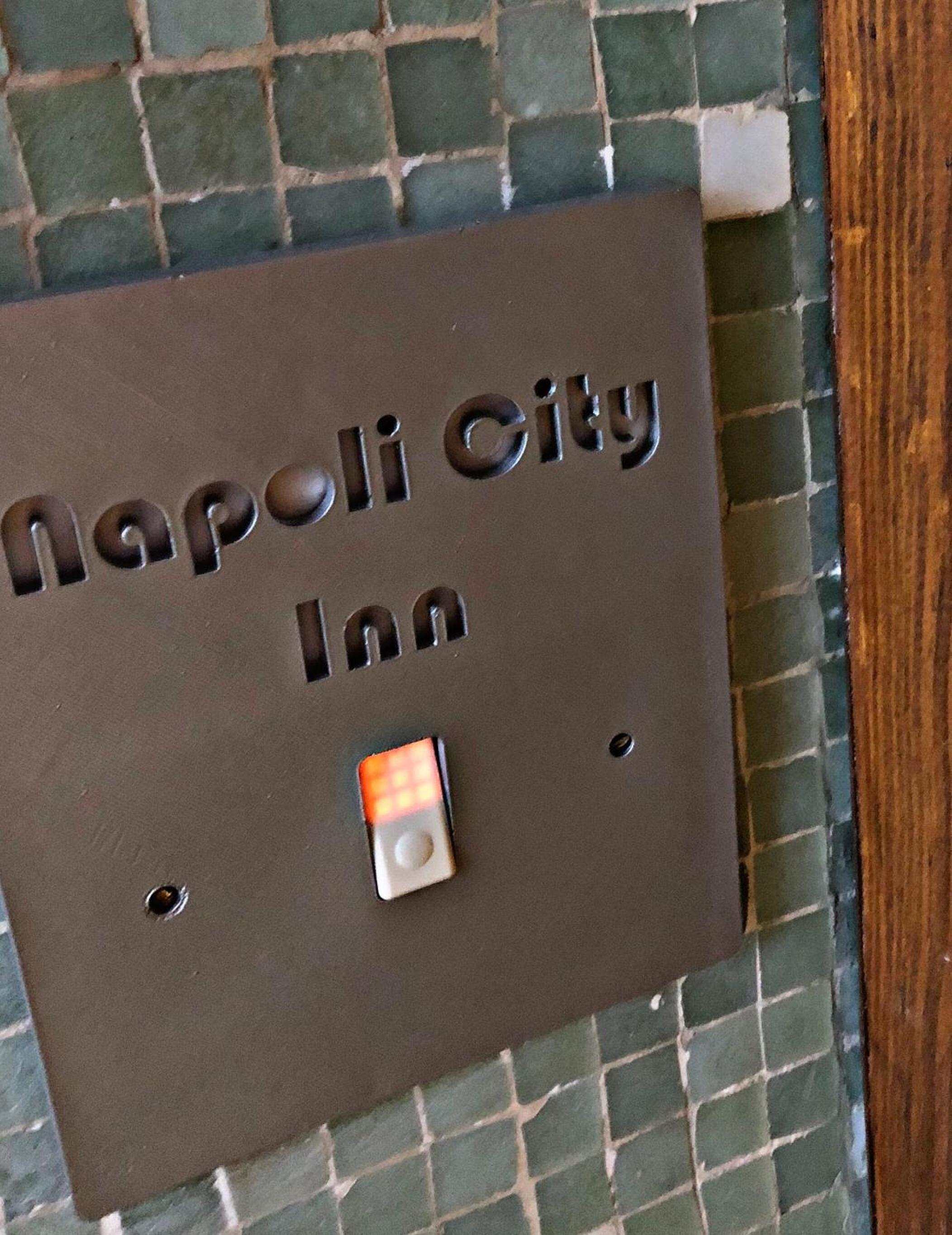 Napoli City Inn