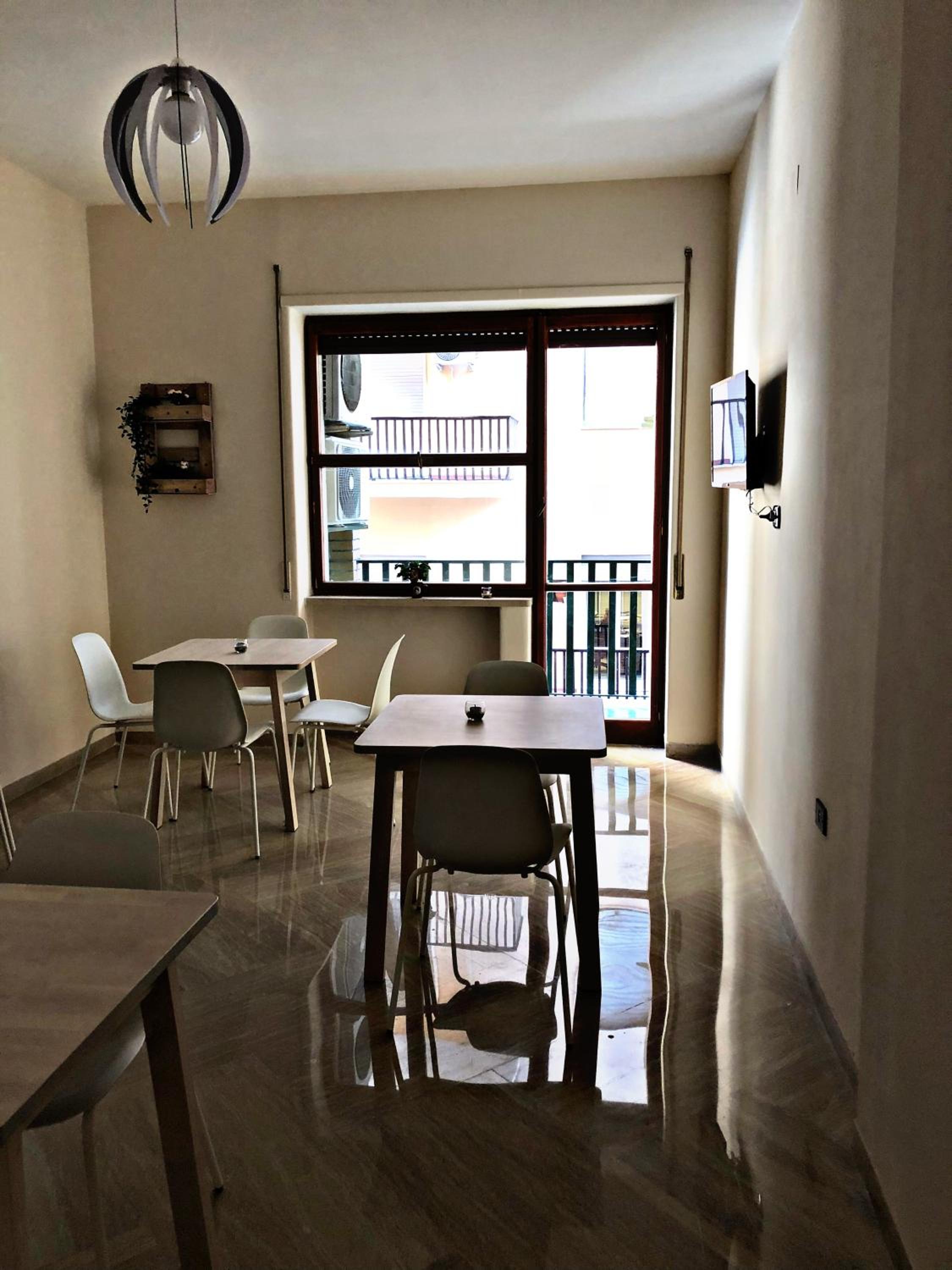 Napoli City Inn