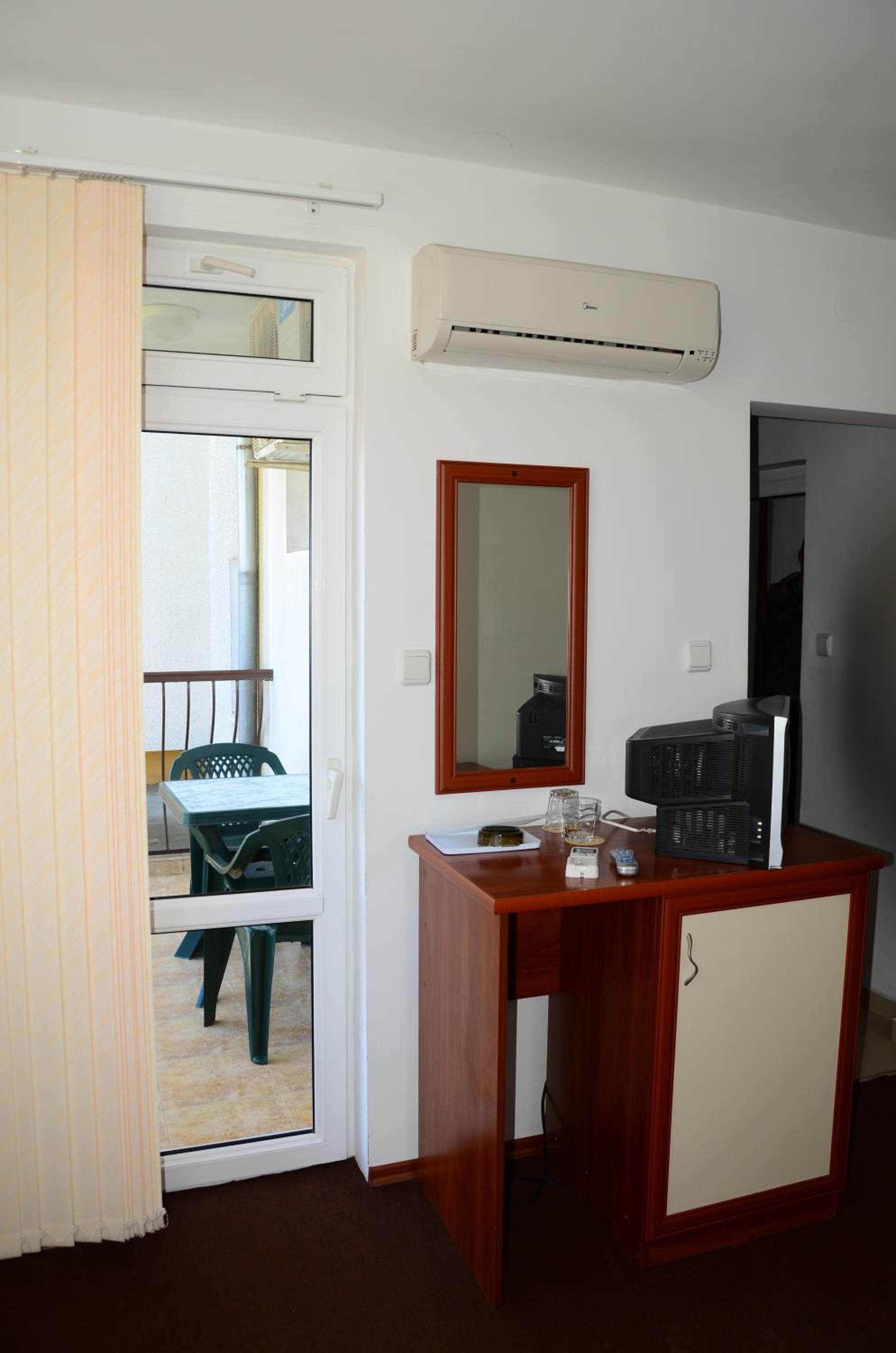 Kirovi House - guest rooms