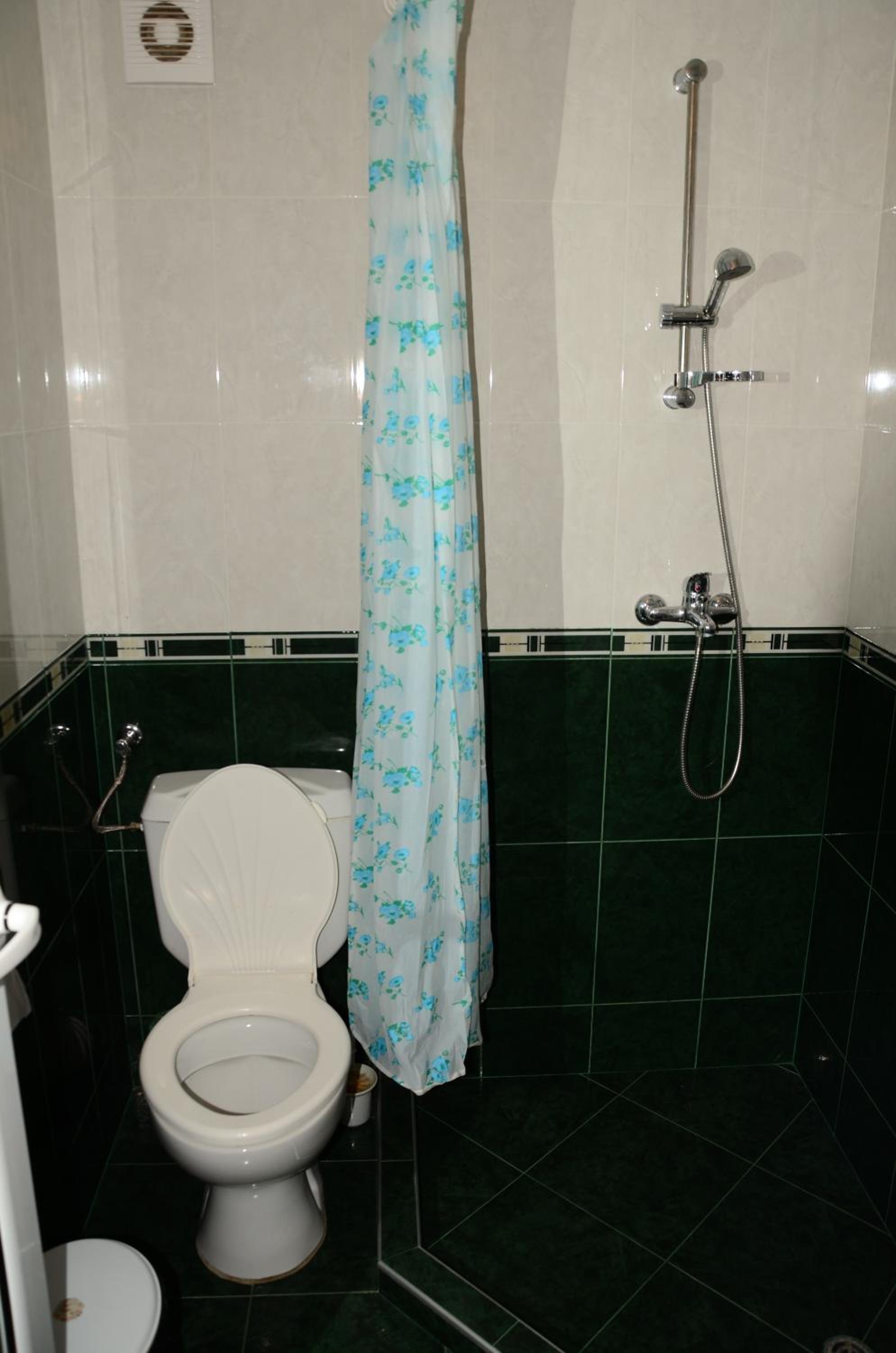 Kirovi House - guest rooms
