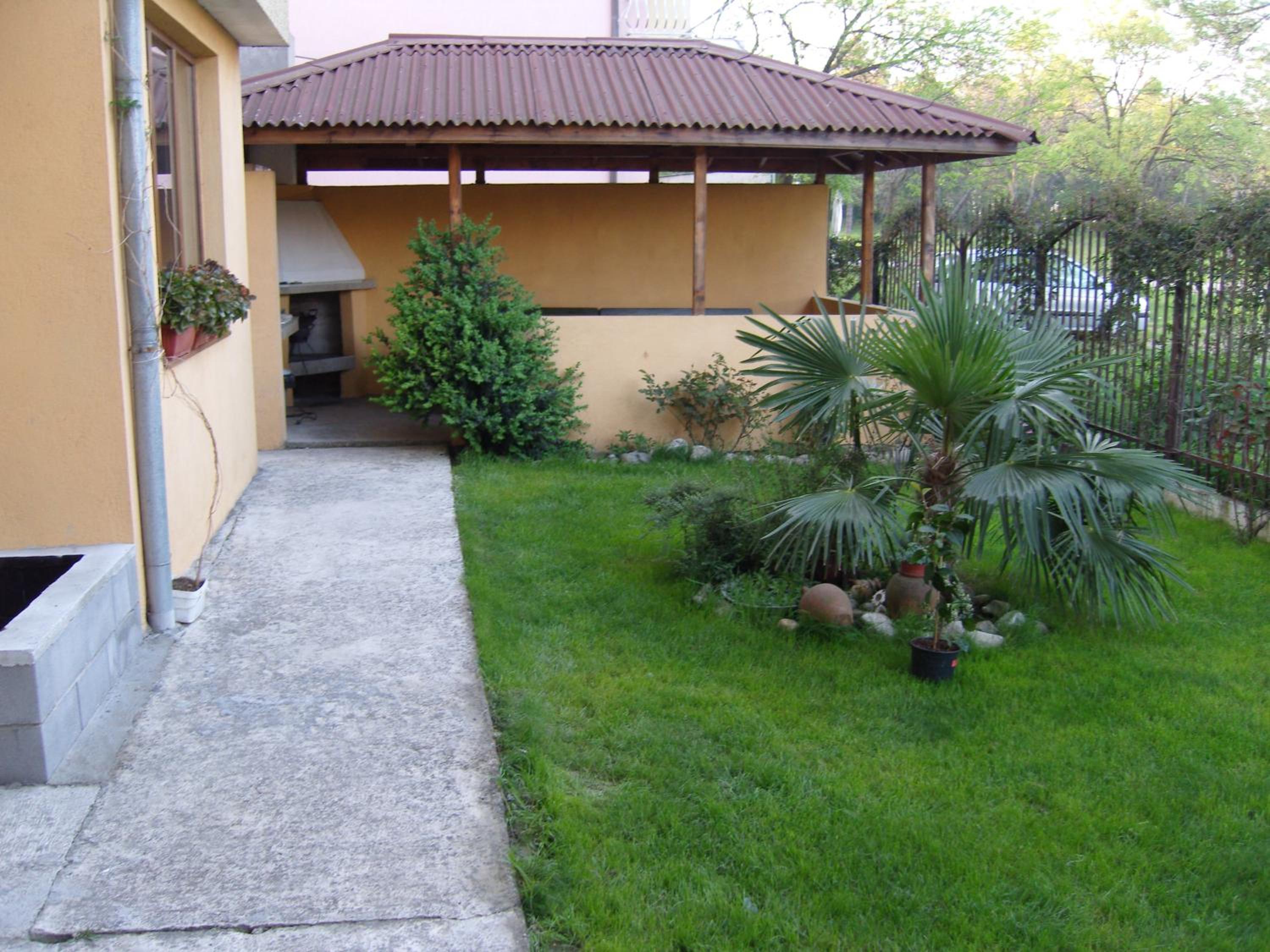 Kirovi House - guest rooms