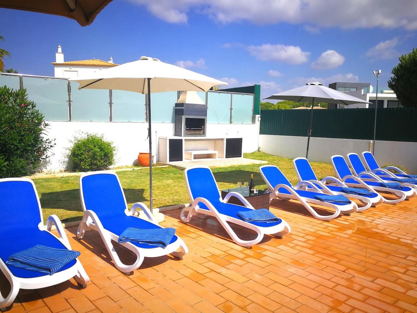 Heated Pool 6 Bedroom Private Villa in Center of Olhos de Água view 4