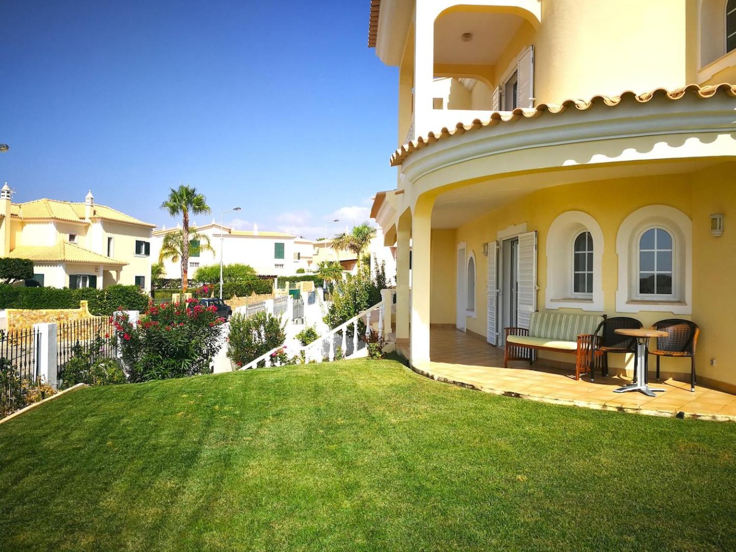 Heated Pool 6 Bedroom Private Villa in Center of Olhos de Água view 2