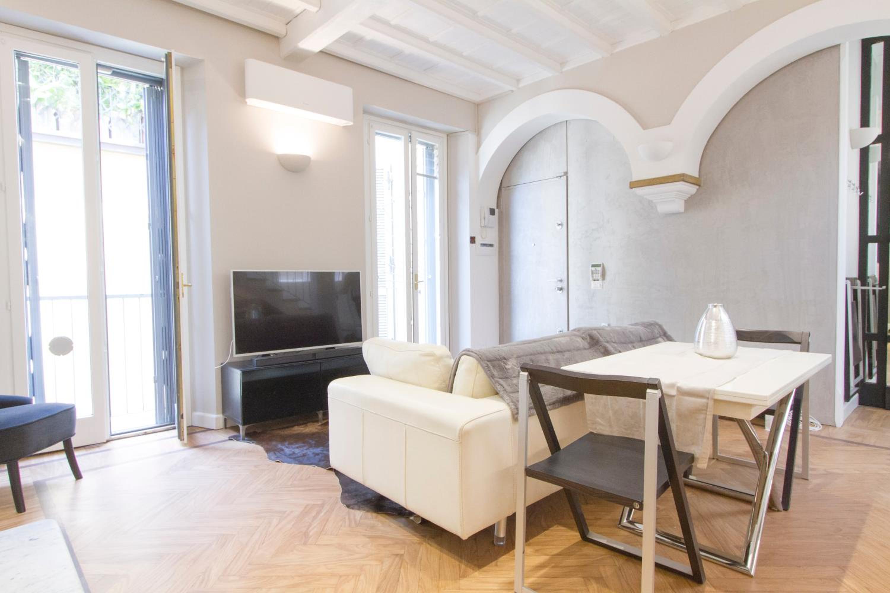 Easylife - Milano - Correnti 24 - Duomo