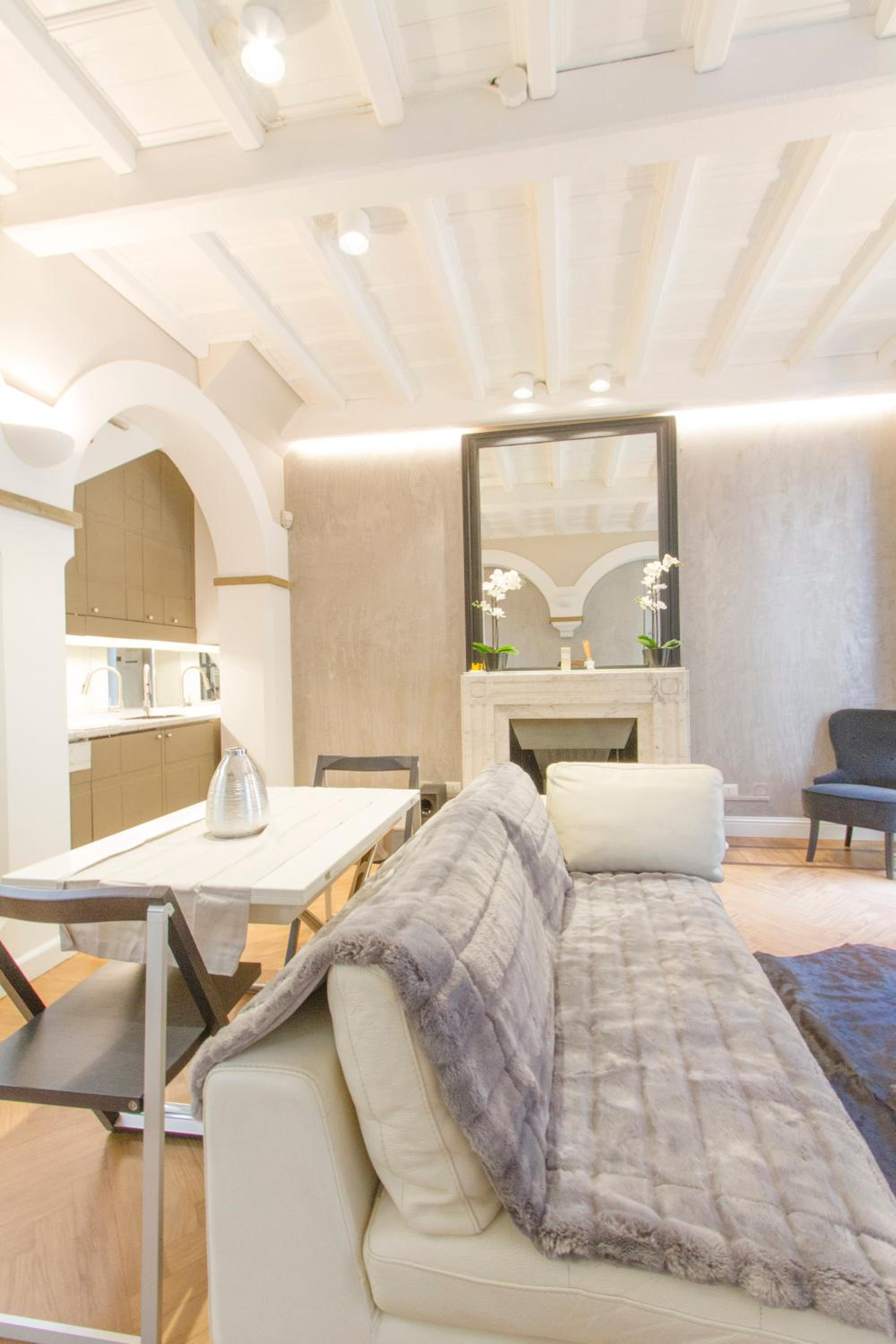 Easylife - Milano - Correnti 24 - Duomo
