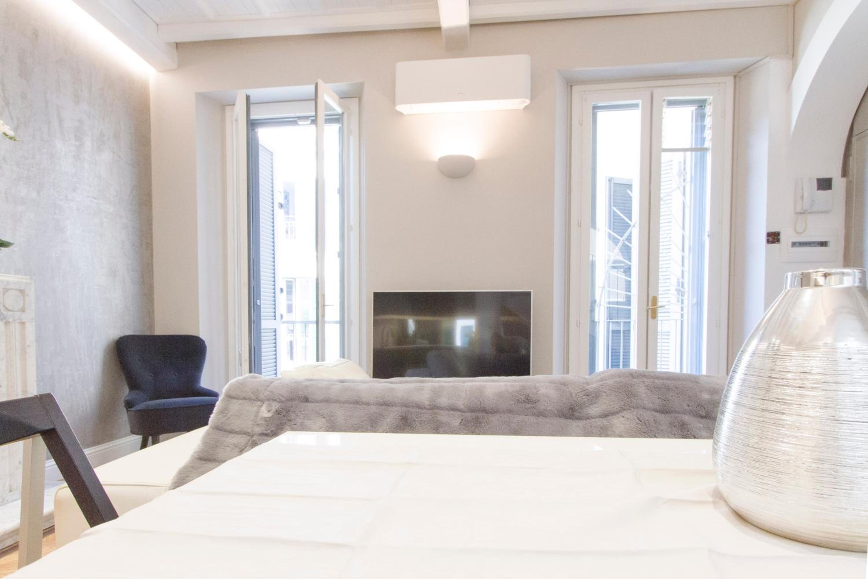 Easylife - Milano - Correnti 24 - Duomo