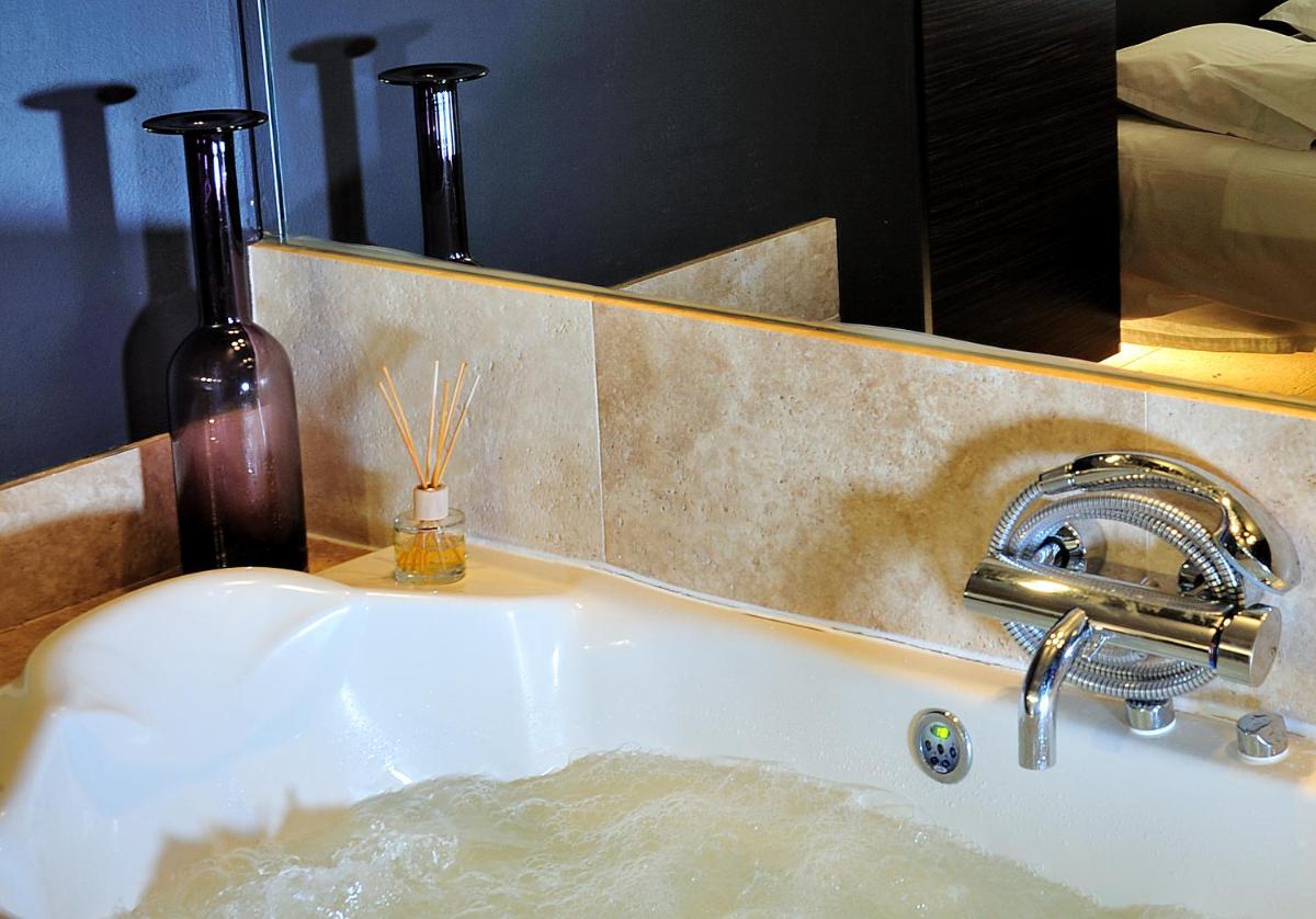 Jacuzzi