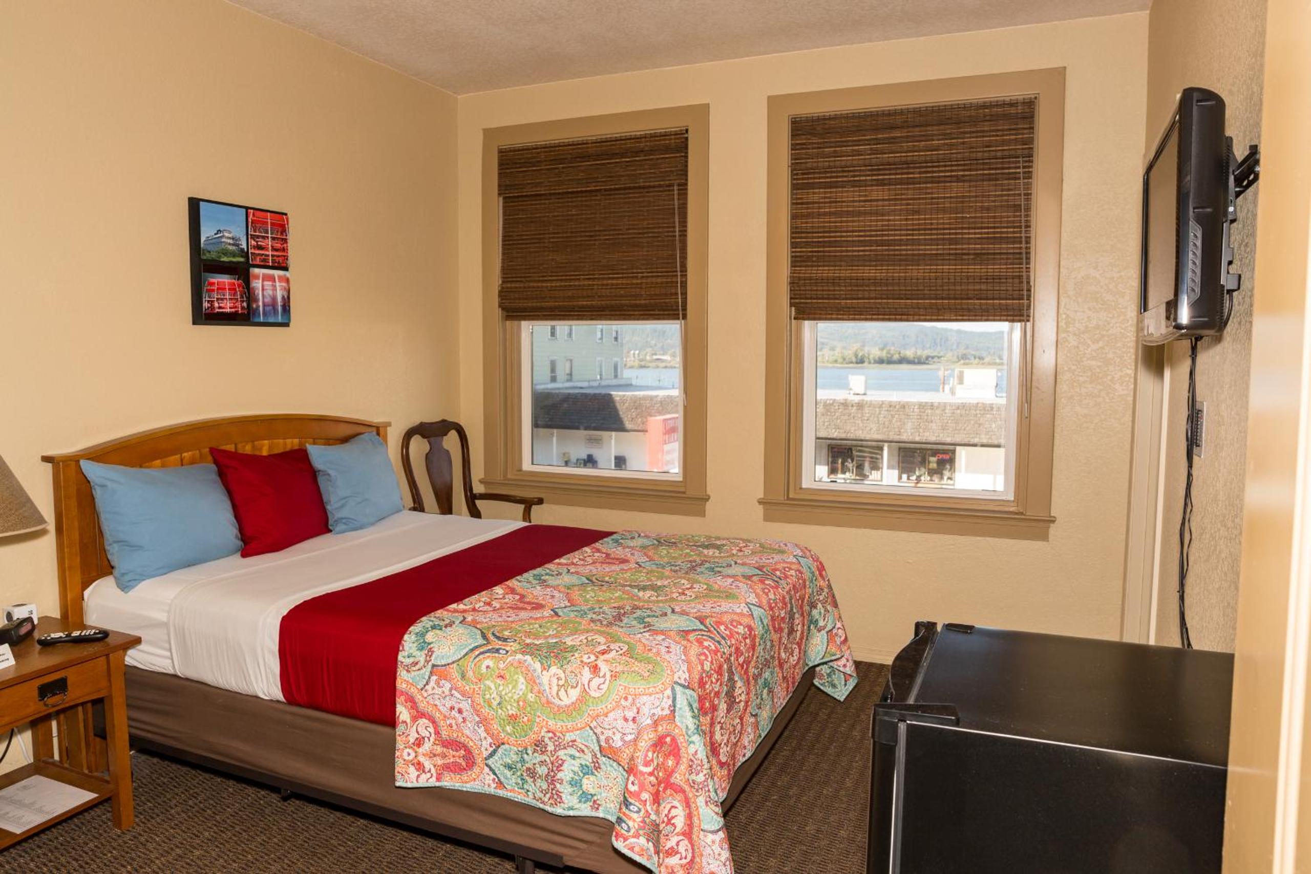 Hotel Cathlamet