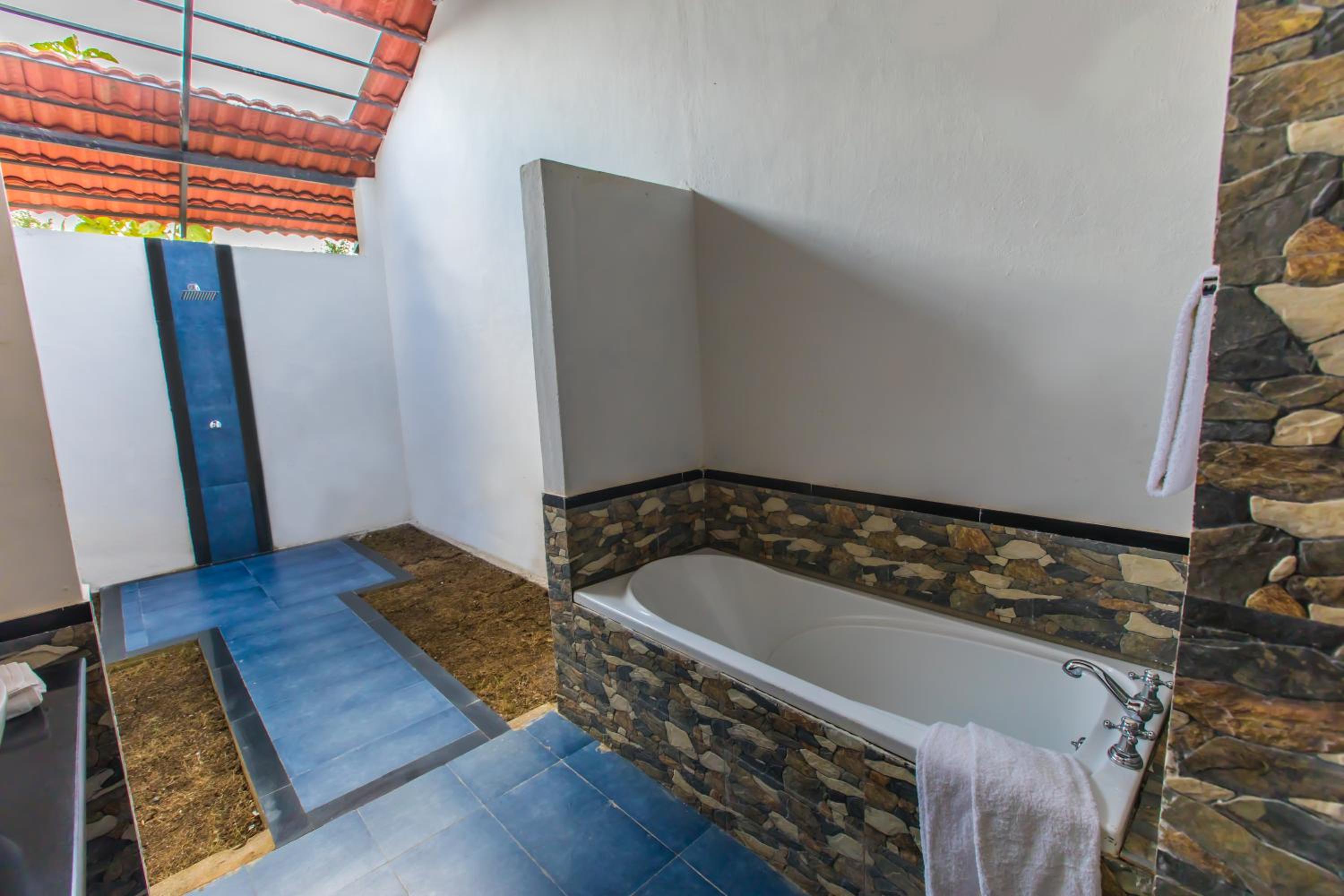 Tuli Veer Bagh Resort