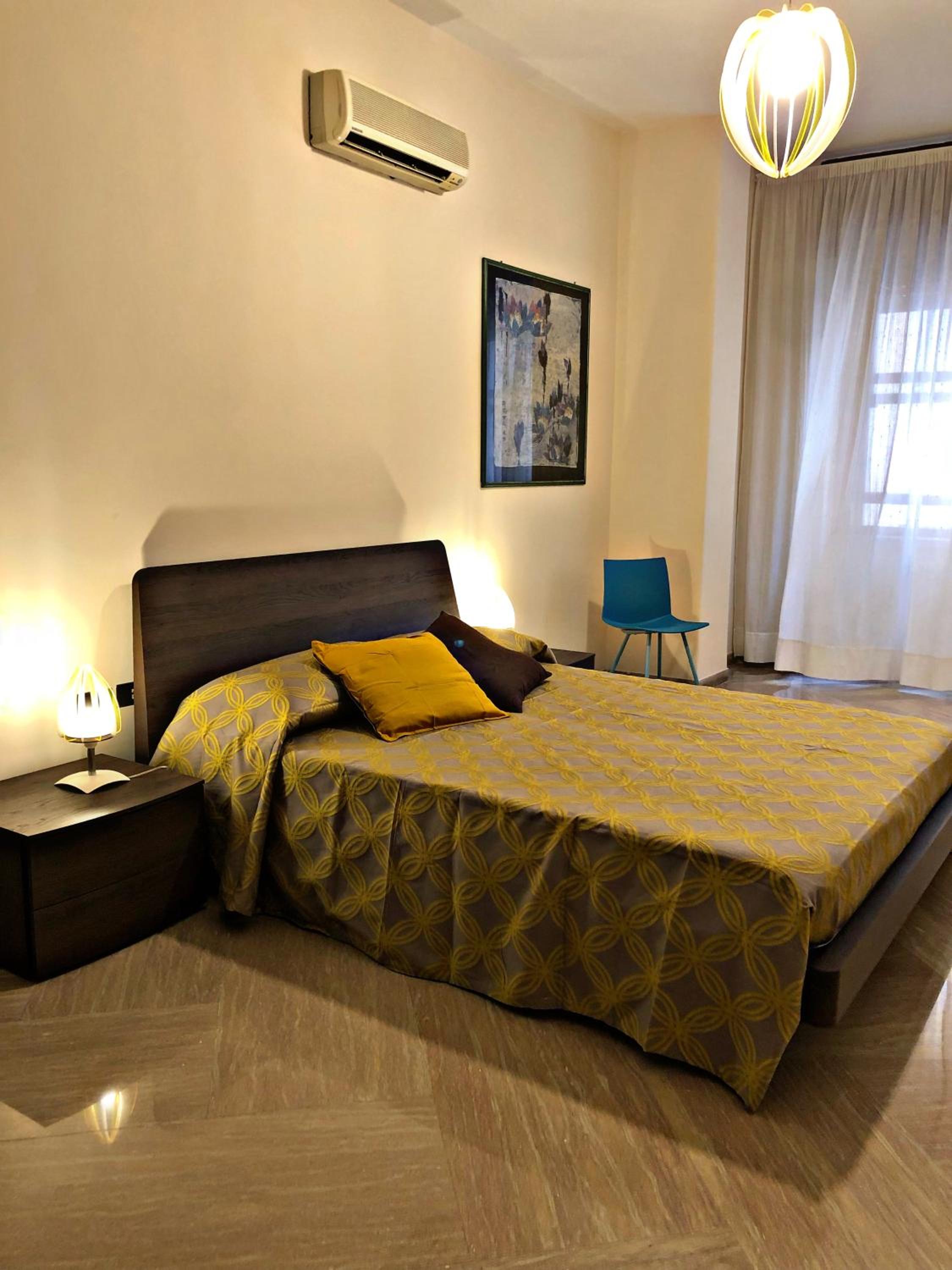 Napoli City Inn
