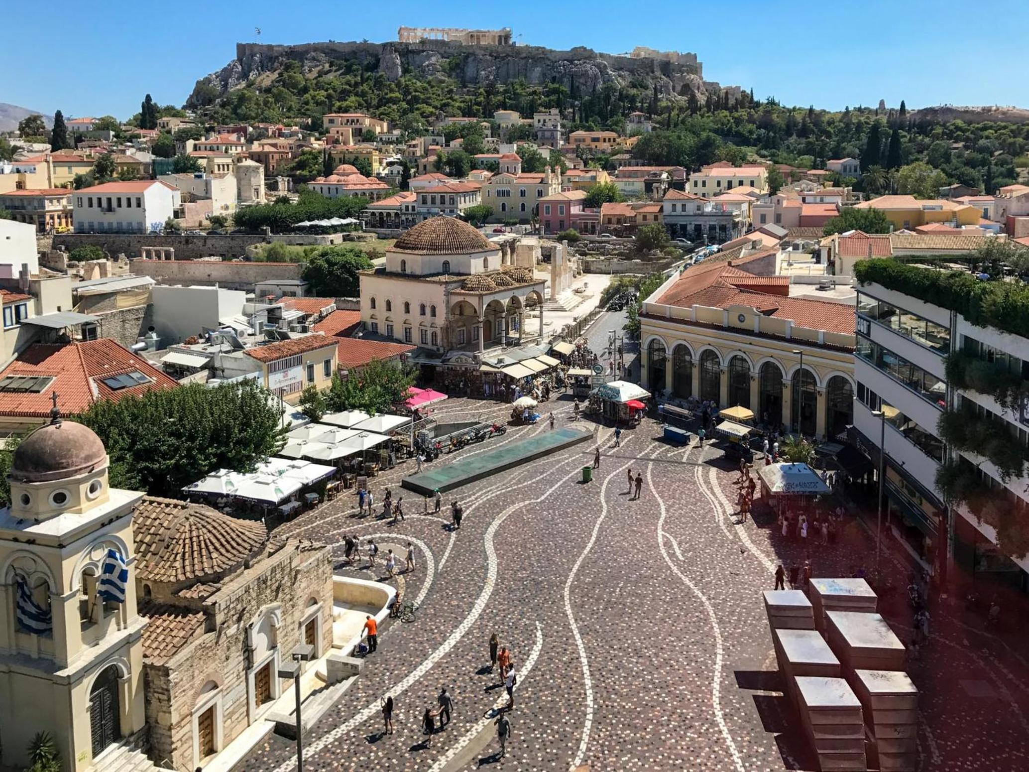 Acropolis area 5 minutes to the Museum and metro