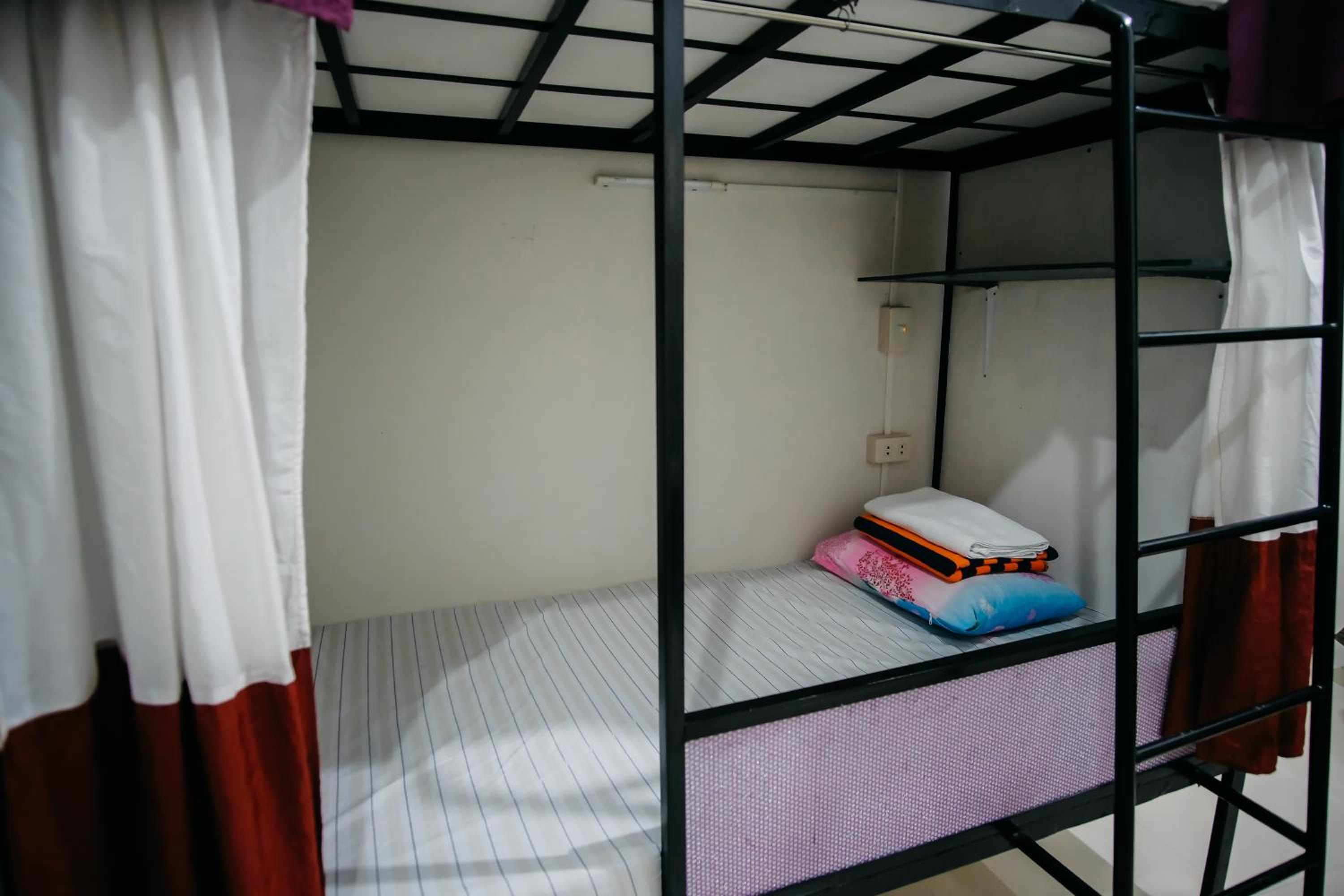 Sleepadz - Capsule Beds Dormitel in Magsaysay Ave Naga