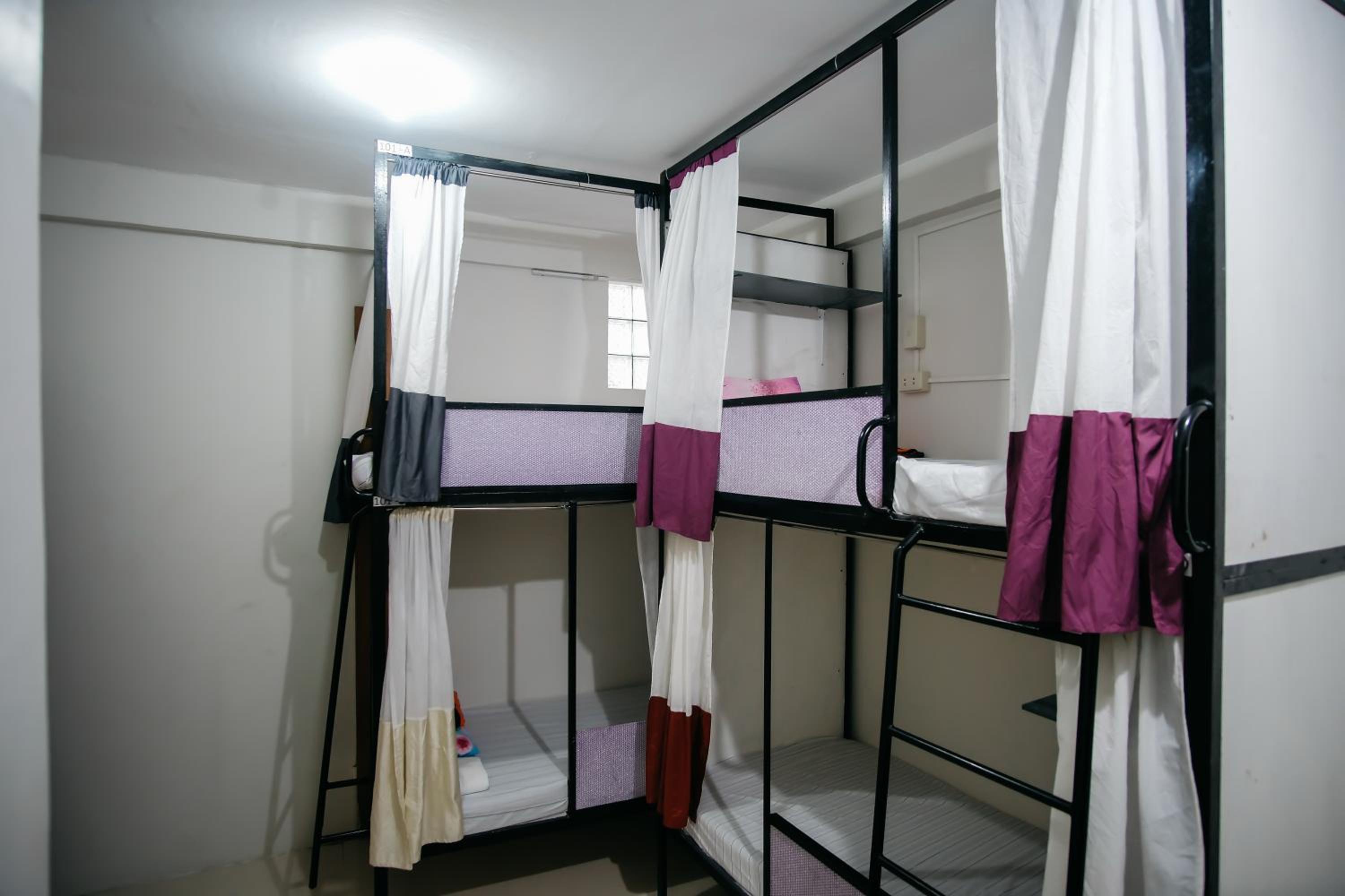 Sleepadz - Capsule Beds Dormitel in Magsaysay Ave Naga