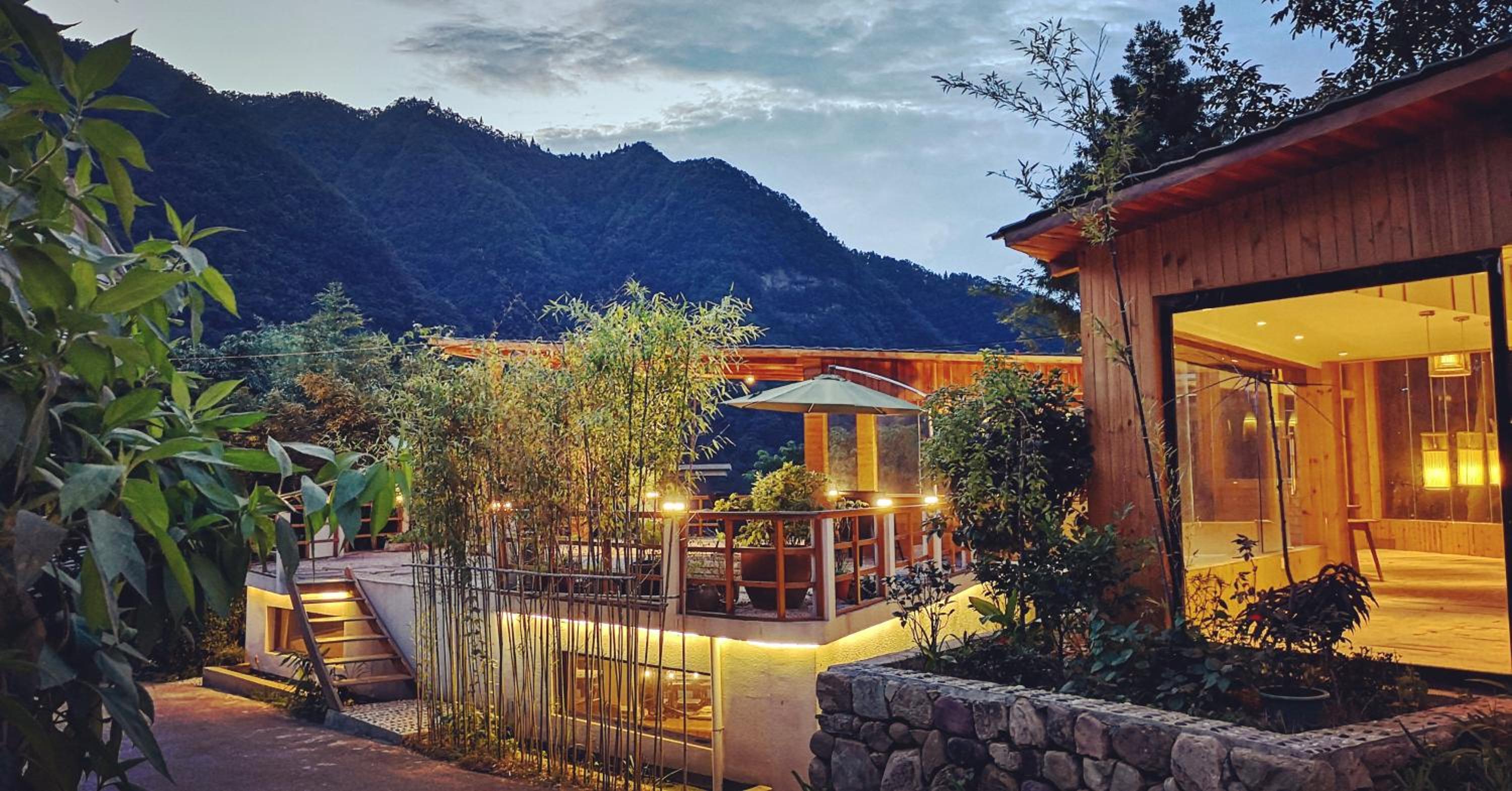 Zhangjiajie national park Purespace --2nights 1free pick-up&book tickets&5min to park