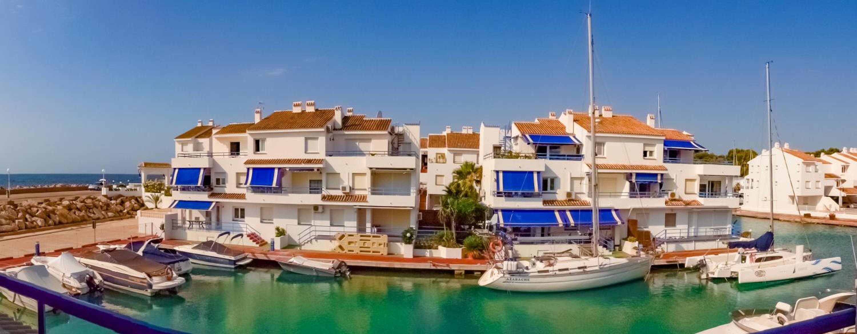 Apartamentos El Puerto