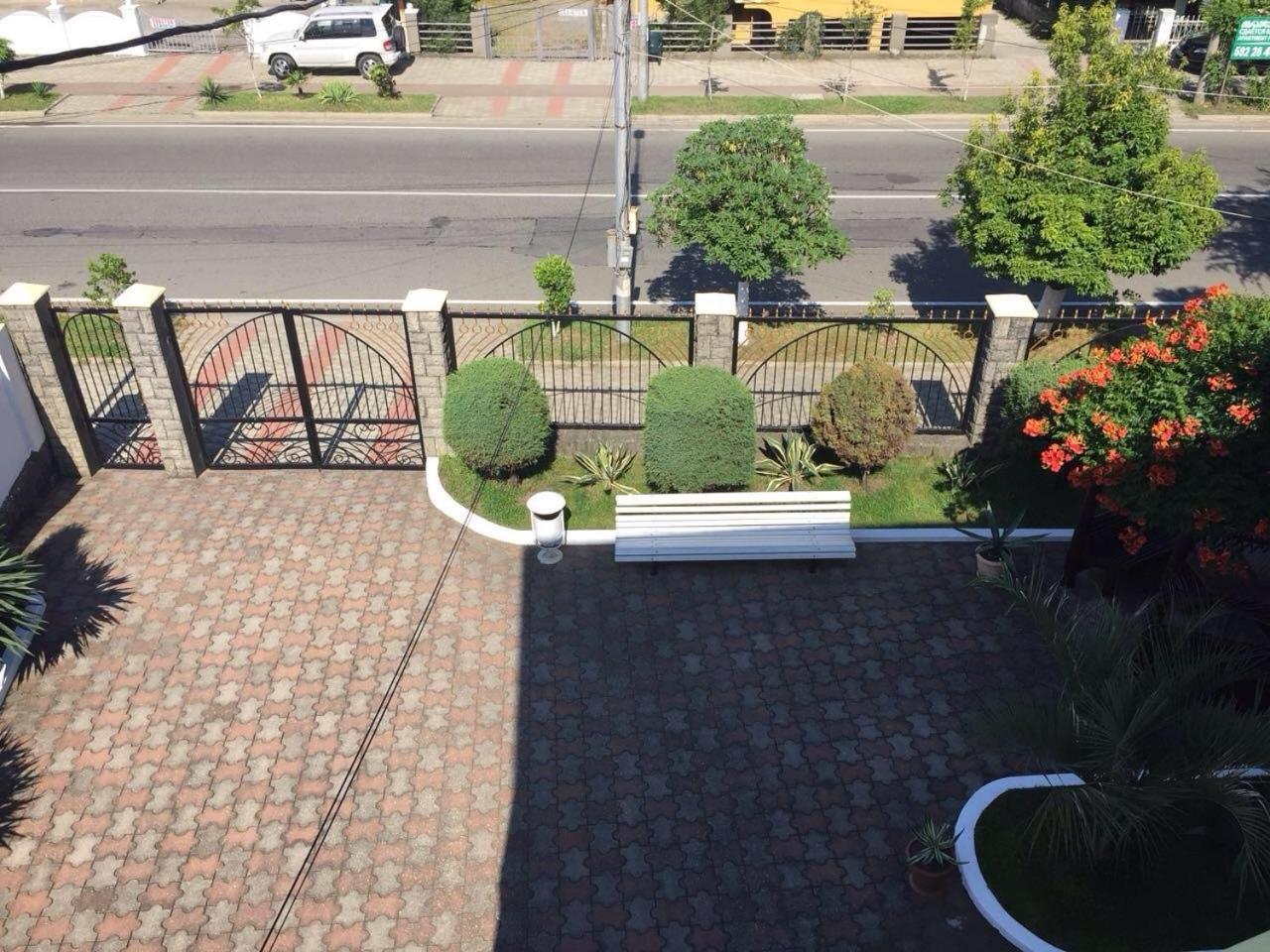 Photo 6