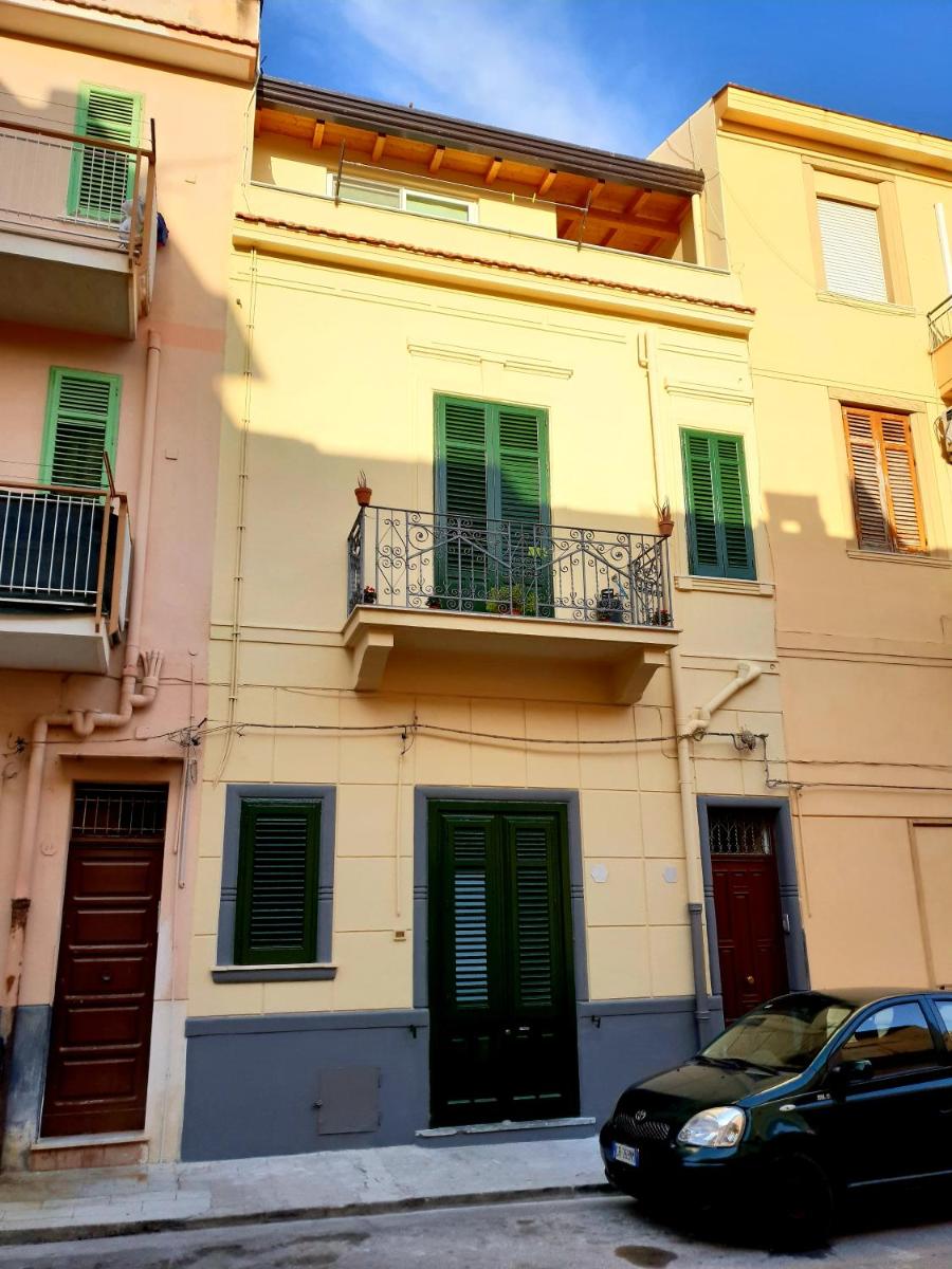 Rifinito bilocale in centro, Casa Verdi, 2° Piano photo 2