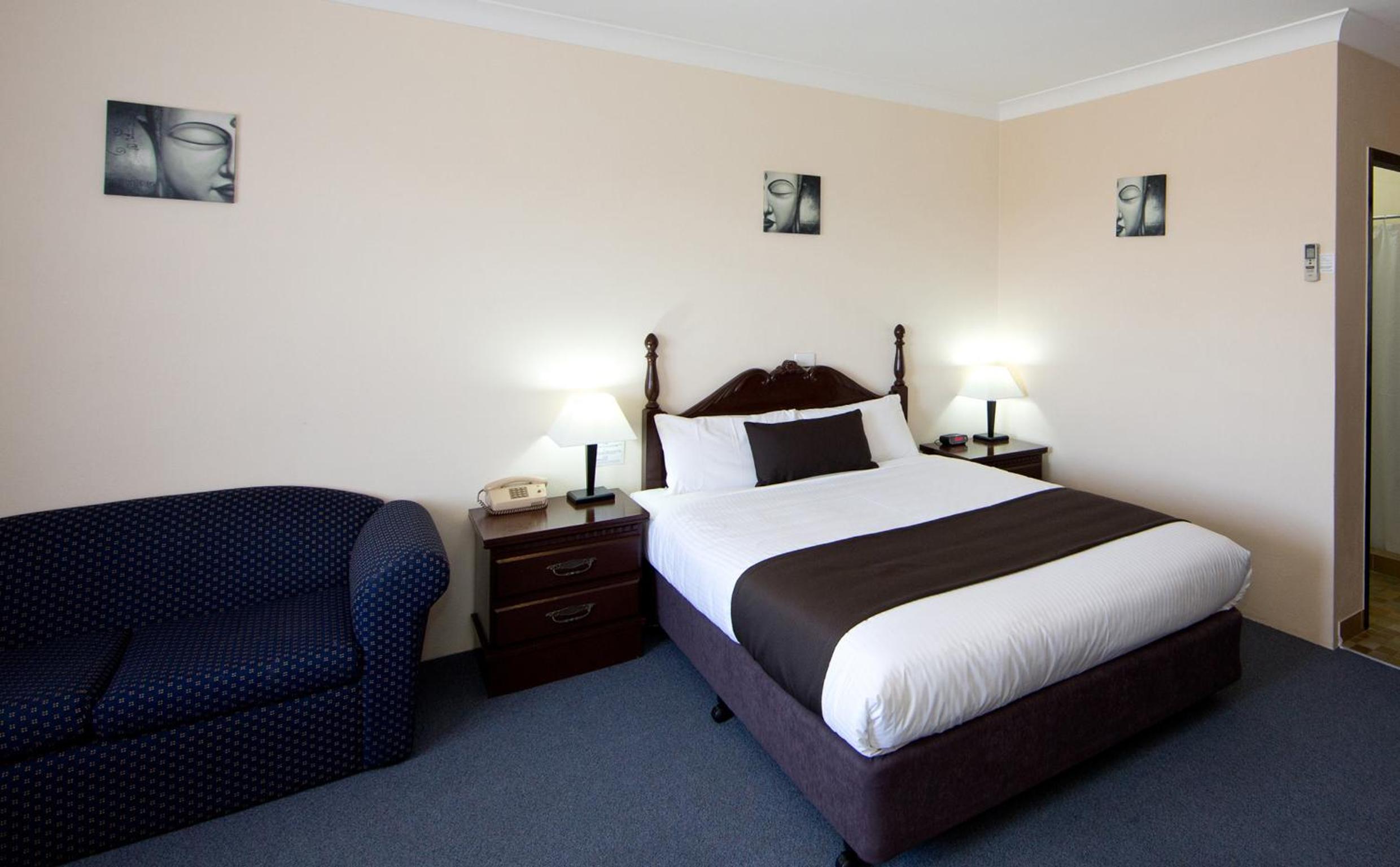 Hideaway Motor Inn