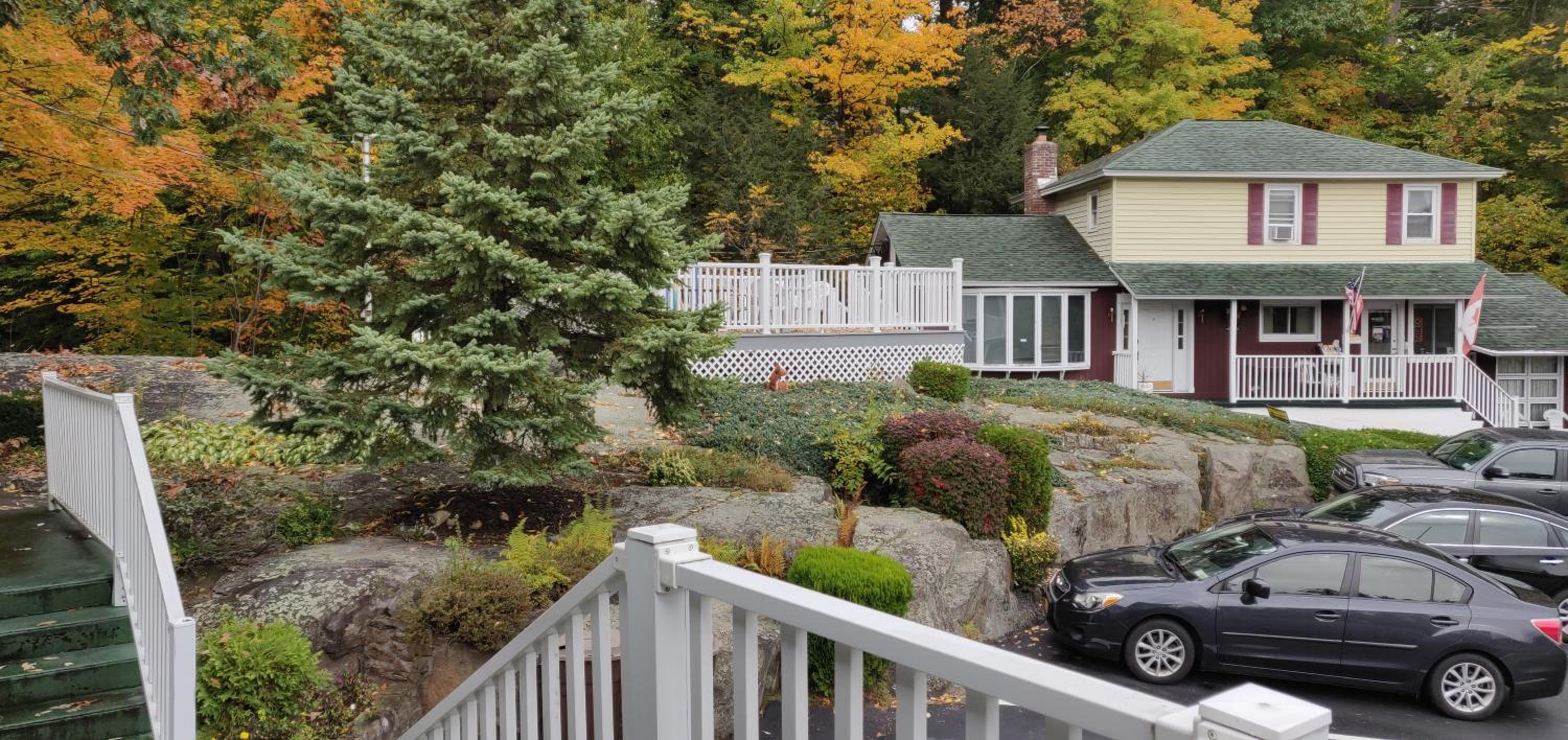 Hotel Pinebrook Motel - Image 1