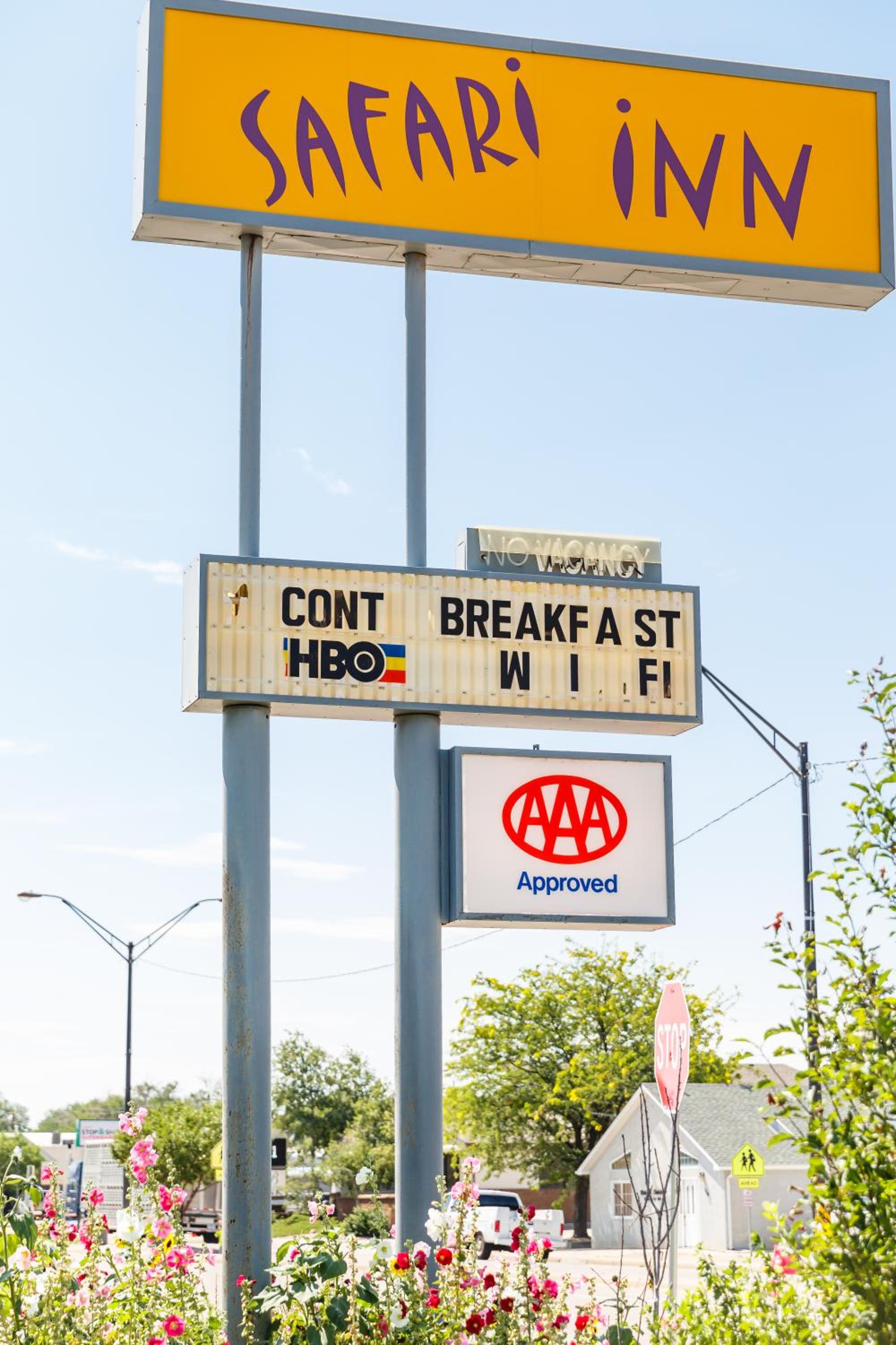 Safari Inn