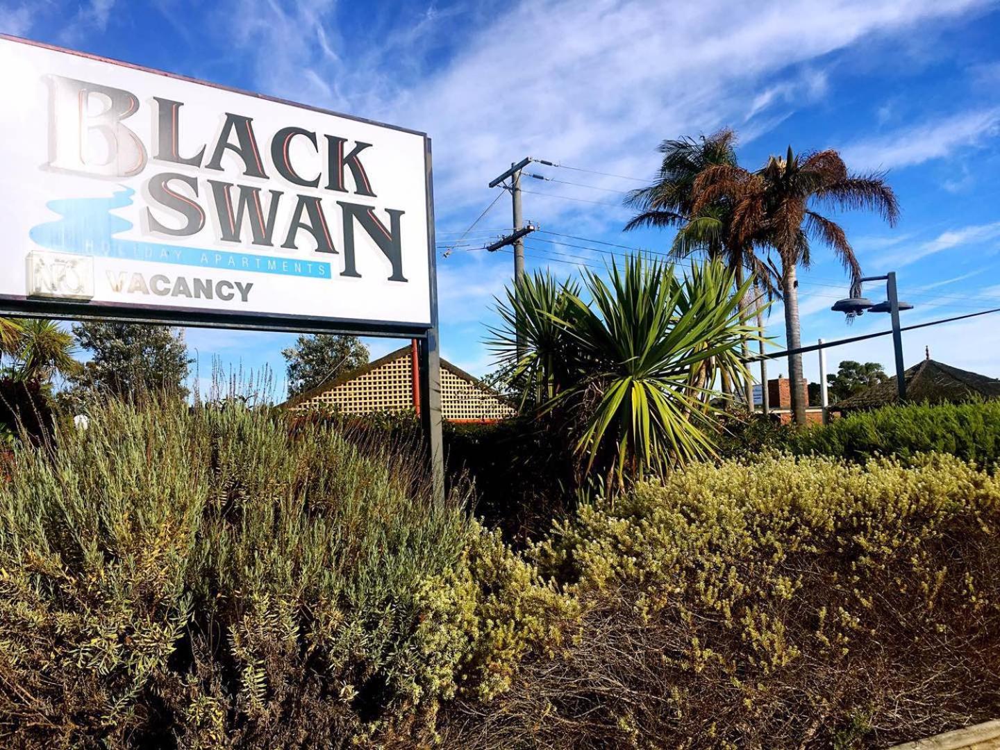 Black Swan Motor Inn