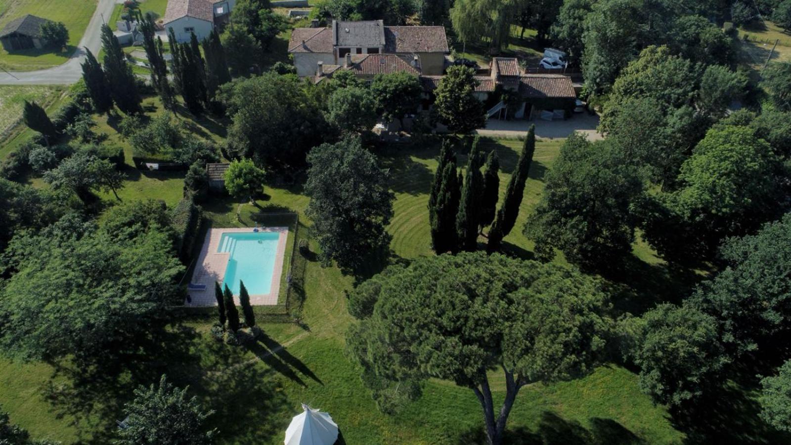 Villa Toscane - Atelier d'Artistes et B&B à 20 mn de Toulouse view 2