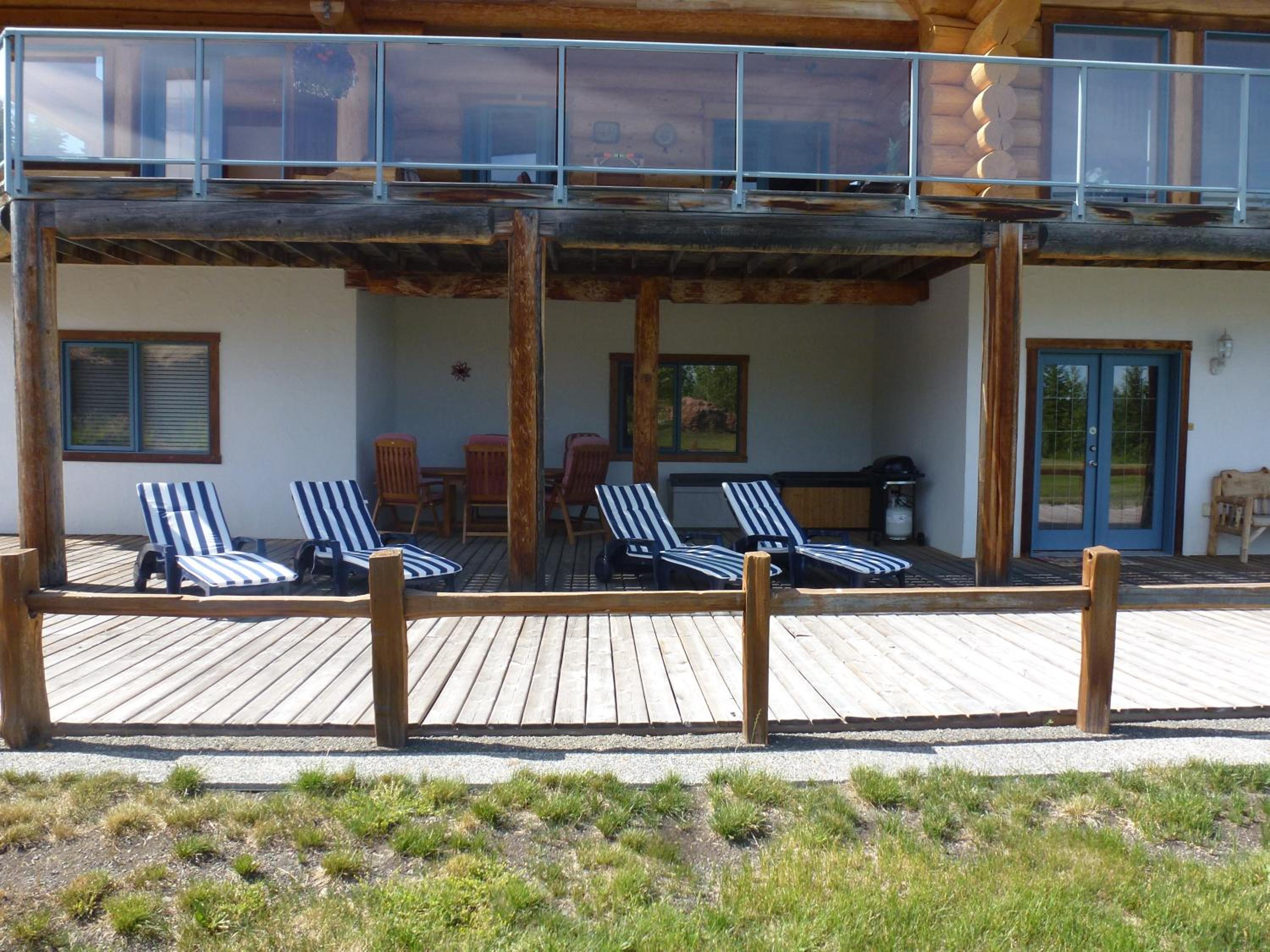 Little Black Bear Lodge/B&B