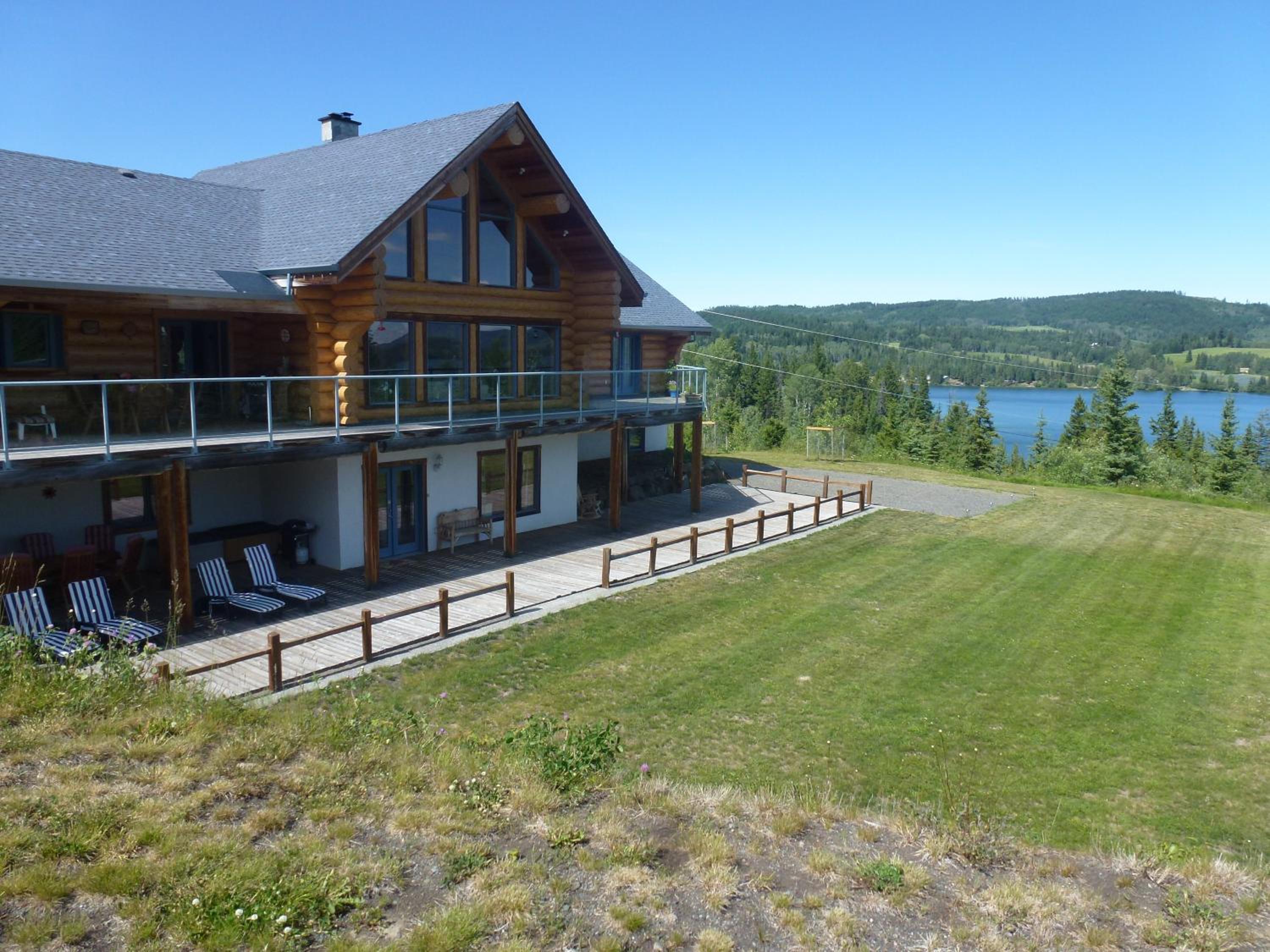 Little Black Bear Lodge/B&B