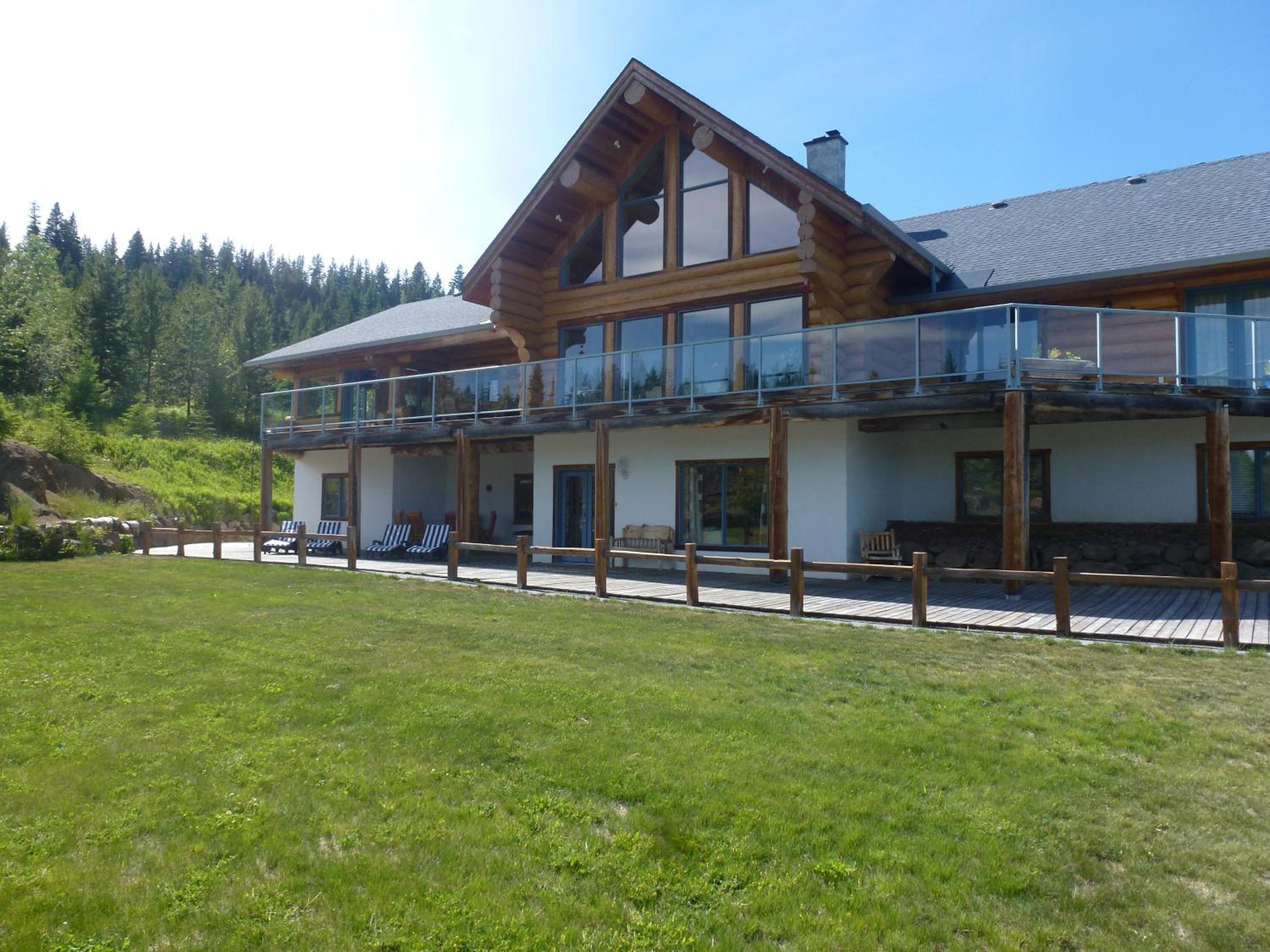 Little Black Bear Lodge/B&B