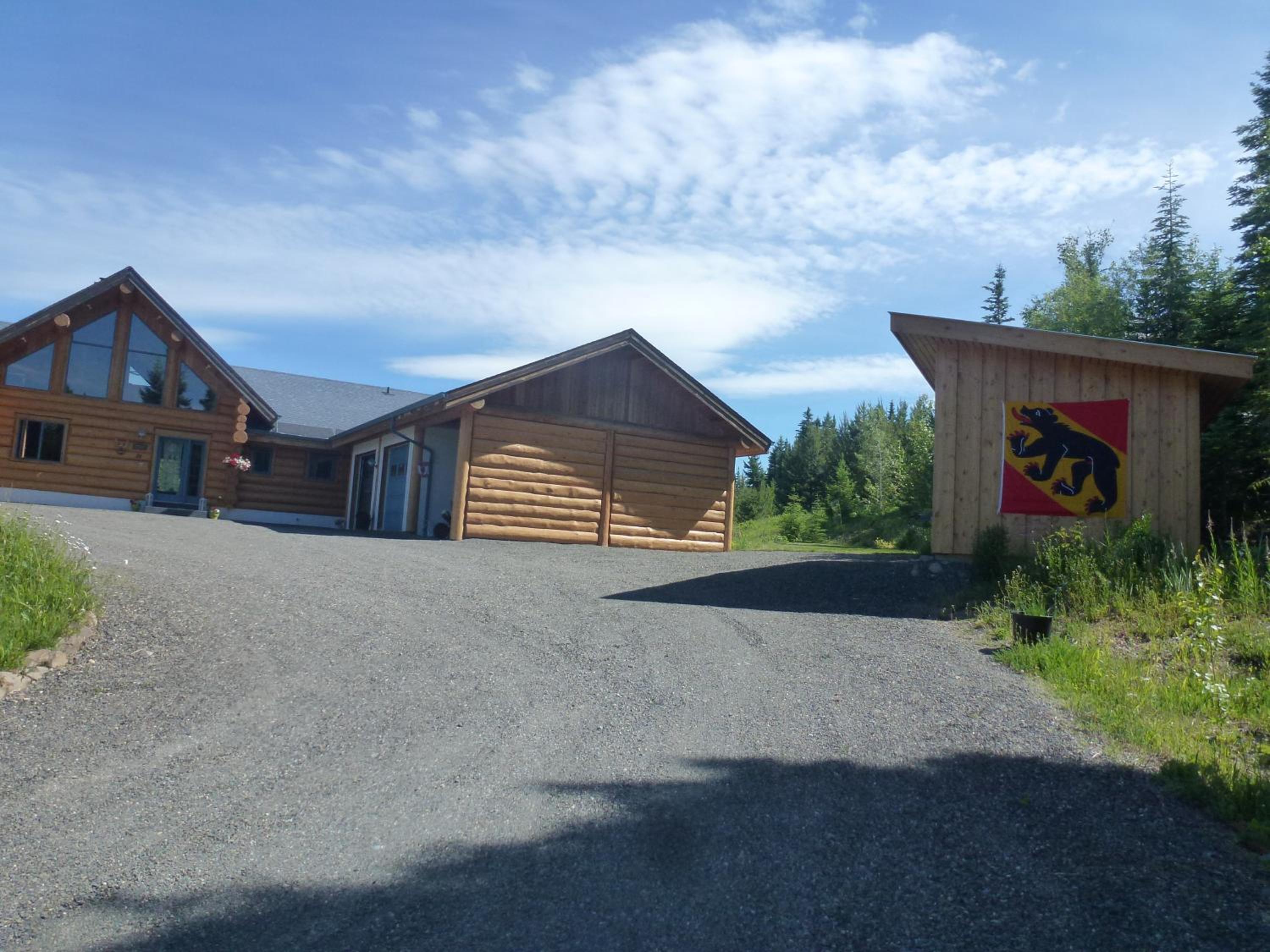 Little Black Bear Lodge/B&B