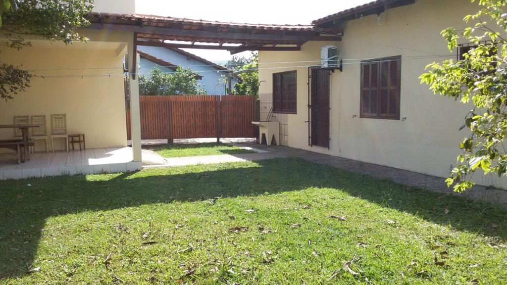 Casa na praia dos Ingleses para até 12 pessoas
