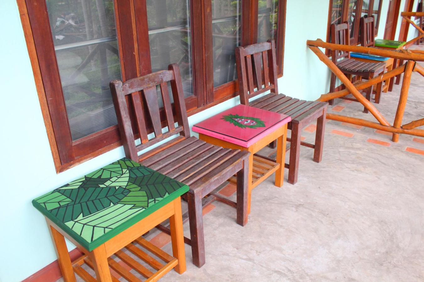 Chill Out Bar and Bungalows