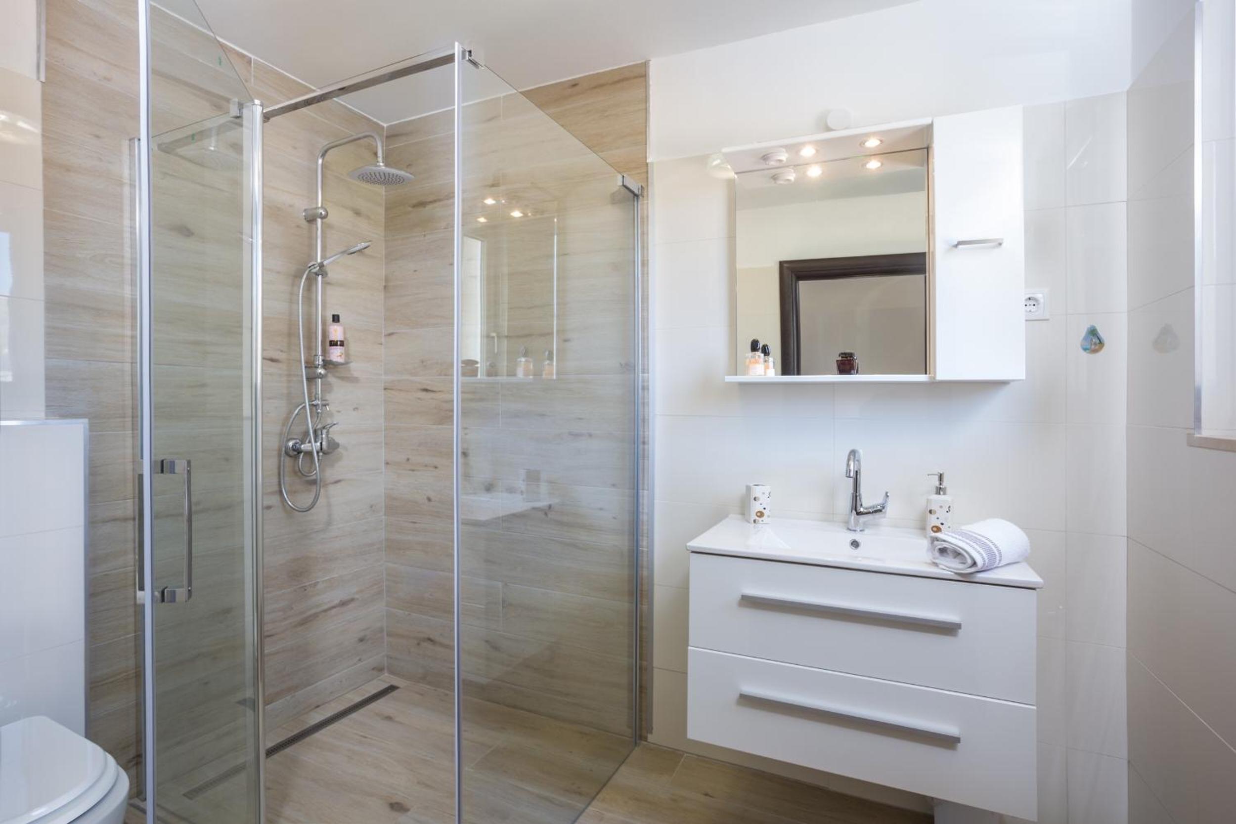 Nena en Split — bathroom