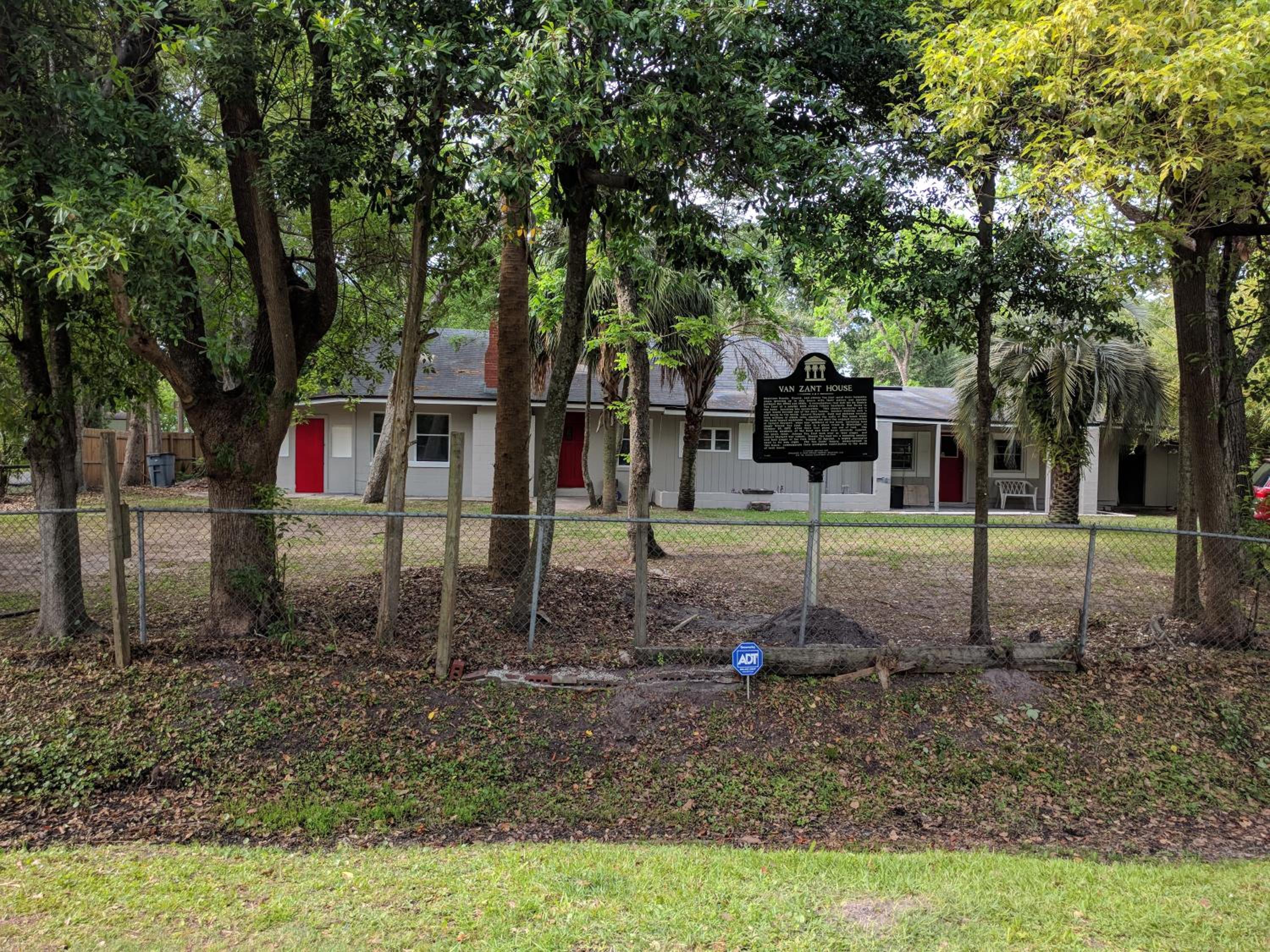 Photo 18