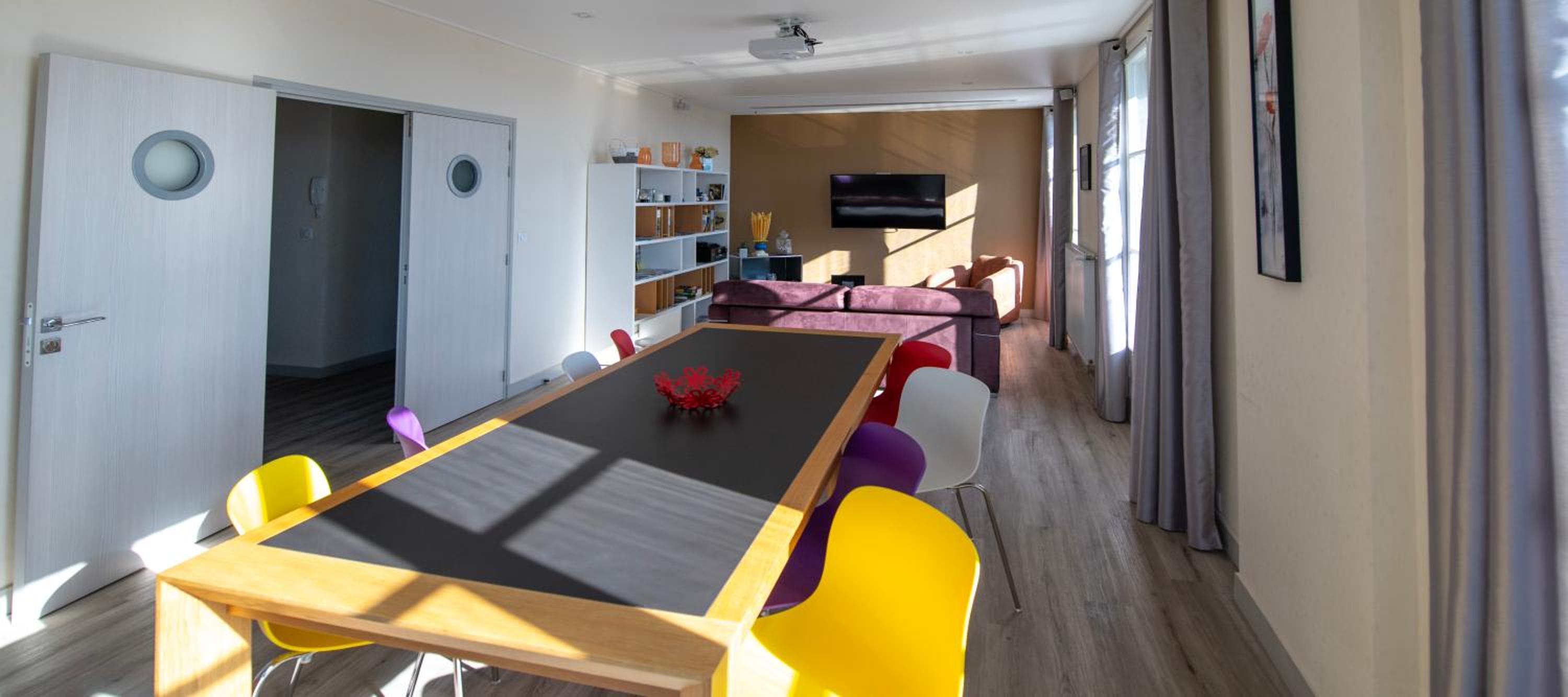 Le 360 TOUR PERRET 19eme PANORAMA 4 ETOILES view 4