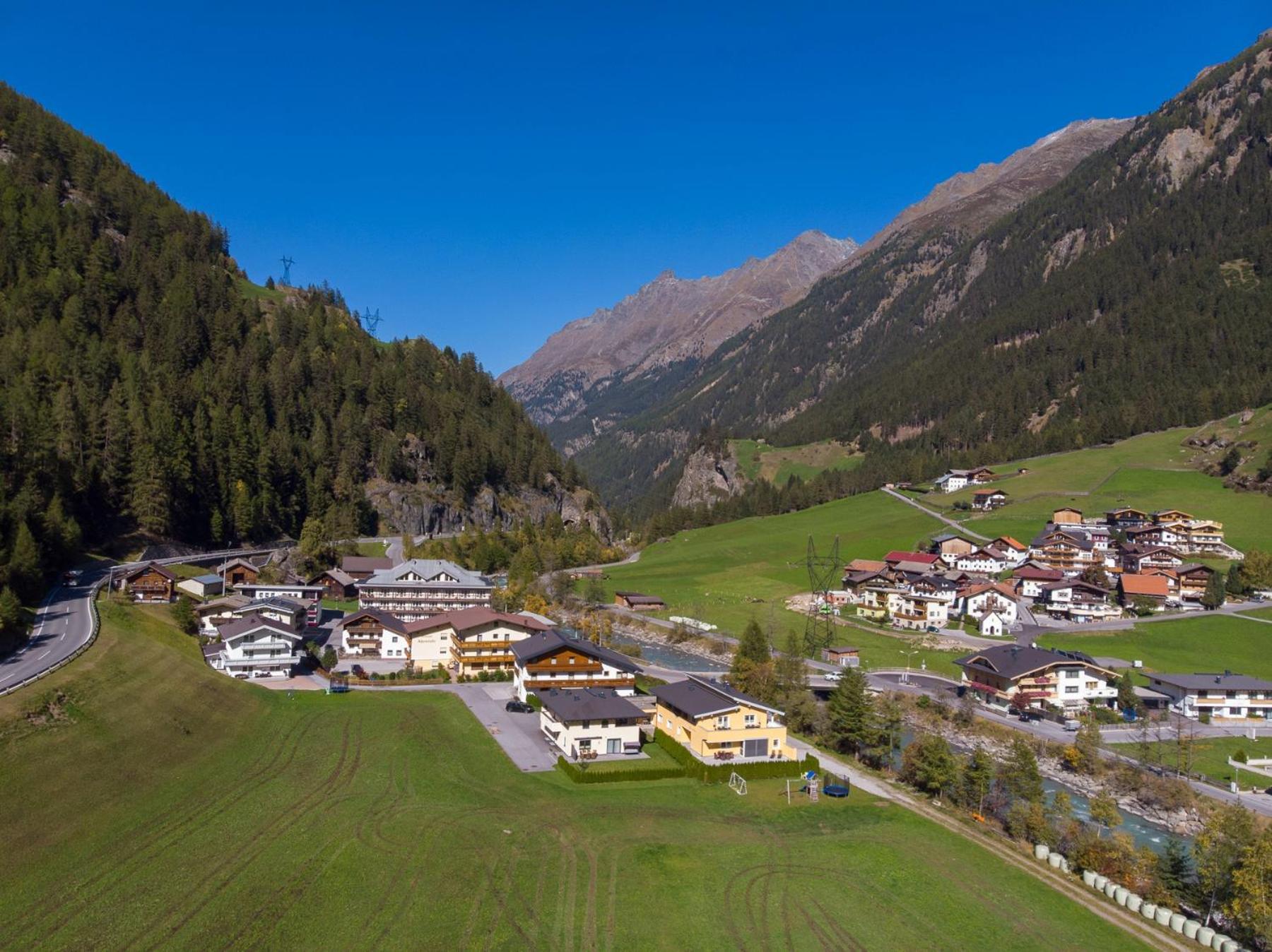 Apart Lukas view 3