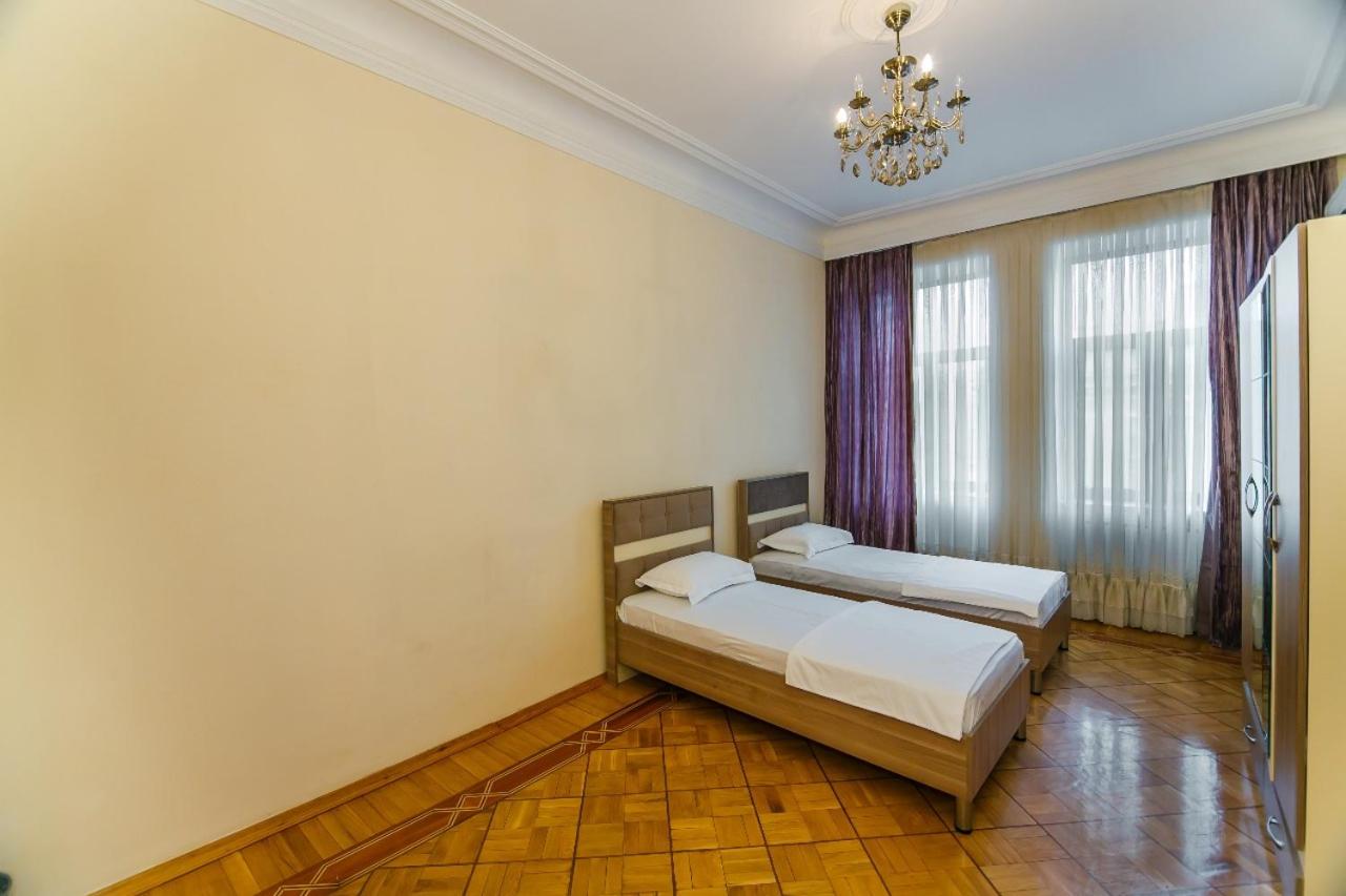 Baku City Apartment 4 Bedrooms
