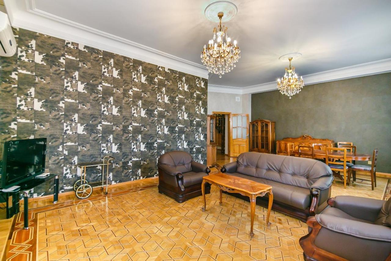 Baku City Apartment 4 Bedrooms