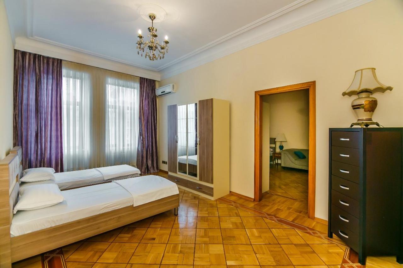 Baku City Apartment 4 Bedrooms