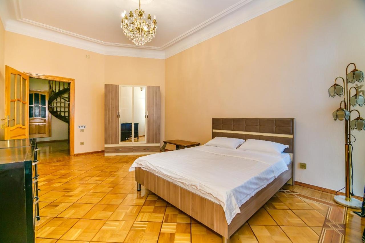 Baku City Apartment 4 Bedrooms